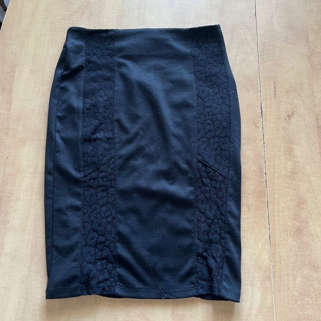 Forever 21 Forever 21 Black Lace Pencil Skirt Size 27" / US 4 / IT 40 - 2 Thumbnail