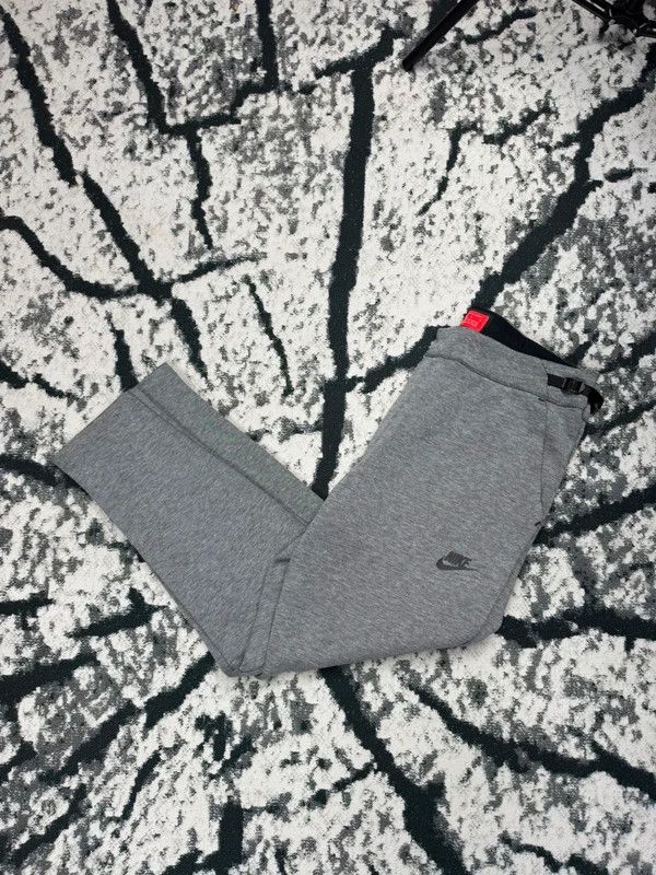Nike Nike Tech Fleece Tracksuit Pants Gray M Size US 32 / EU 48 - 1 Thumbnail