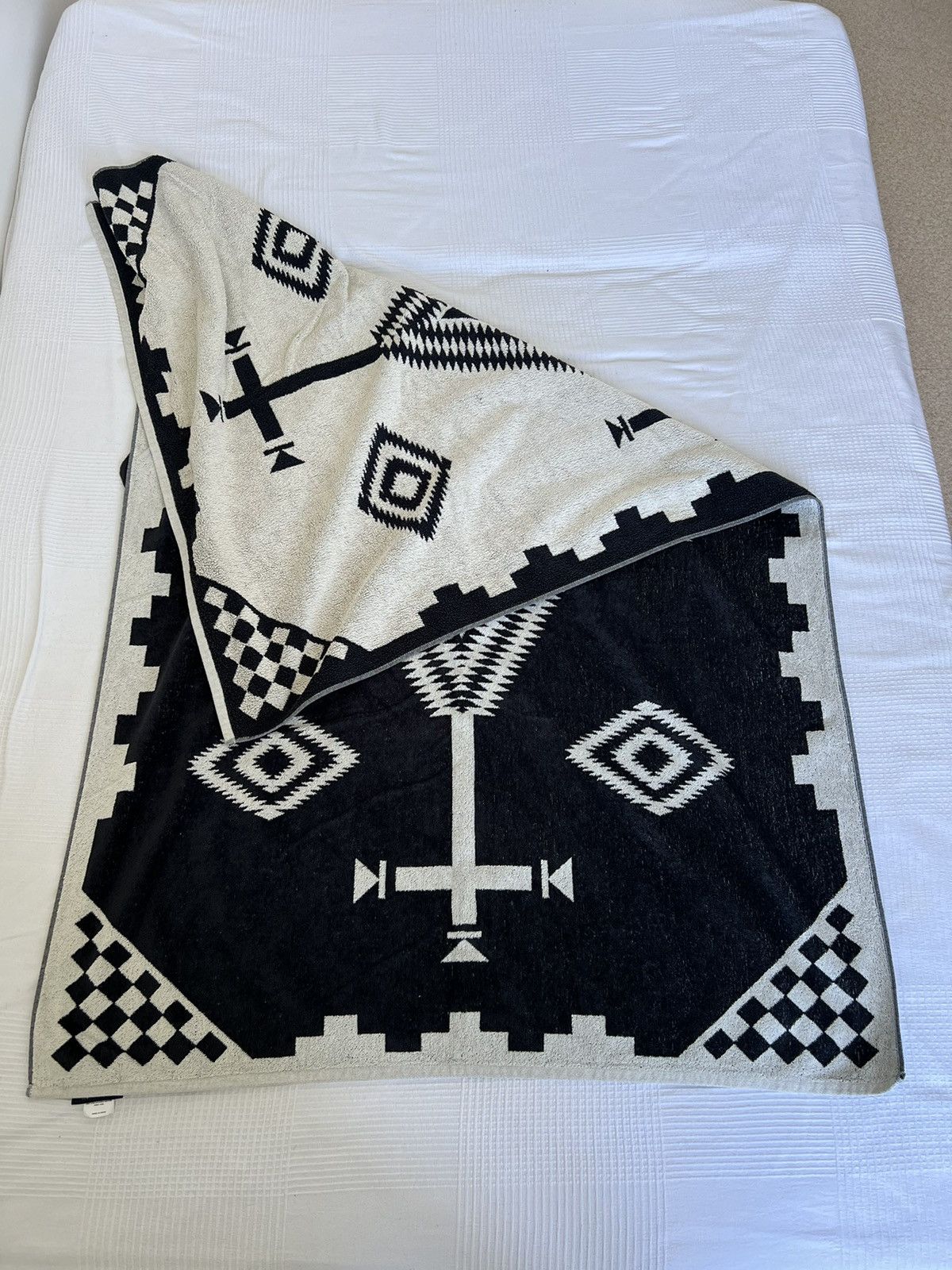 Pendleton Oversized Beach/Spa Towel Jacquard Los Ojos | Grailed