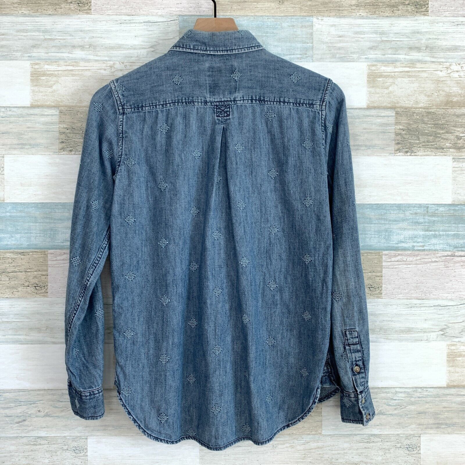 American Eagle Outfitters American Eagle Embroidered Denim Shirt Blue Boho Womens XS Size XS / US 0-2 / IT 36-38 - 4 Thumbnail