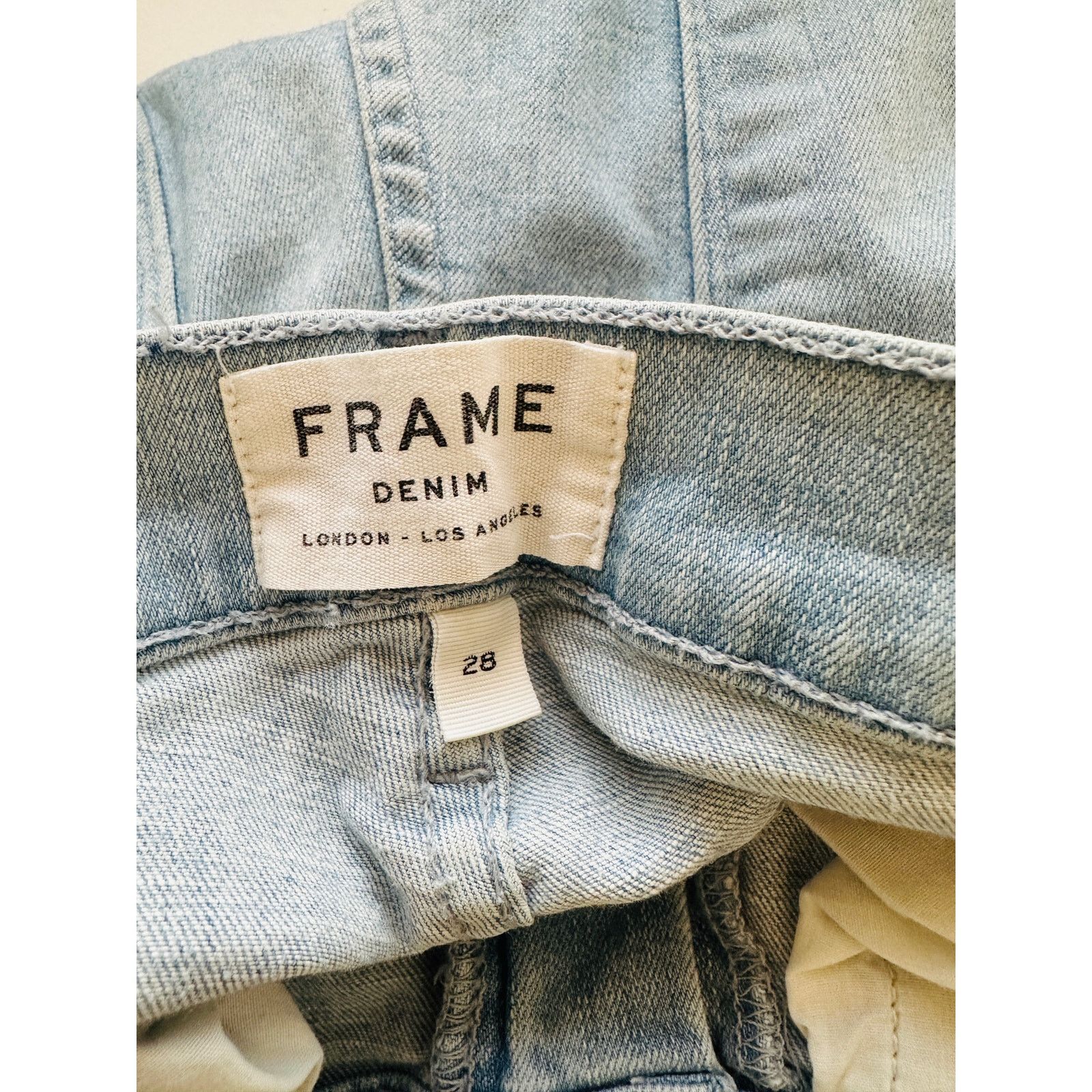 Frame Frame Light Wash Ali High-Rise Cigarette Denim Jeans 28 Size 28" / US 6 / IT 42 - 8 Thumbnail