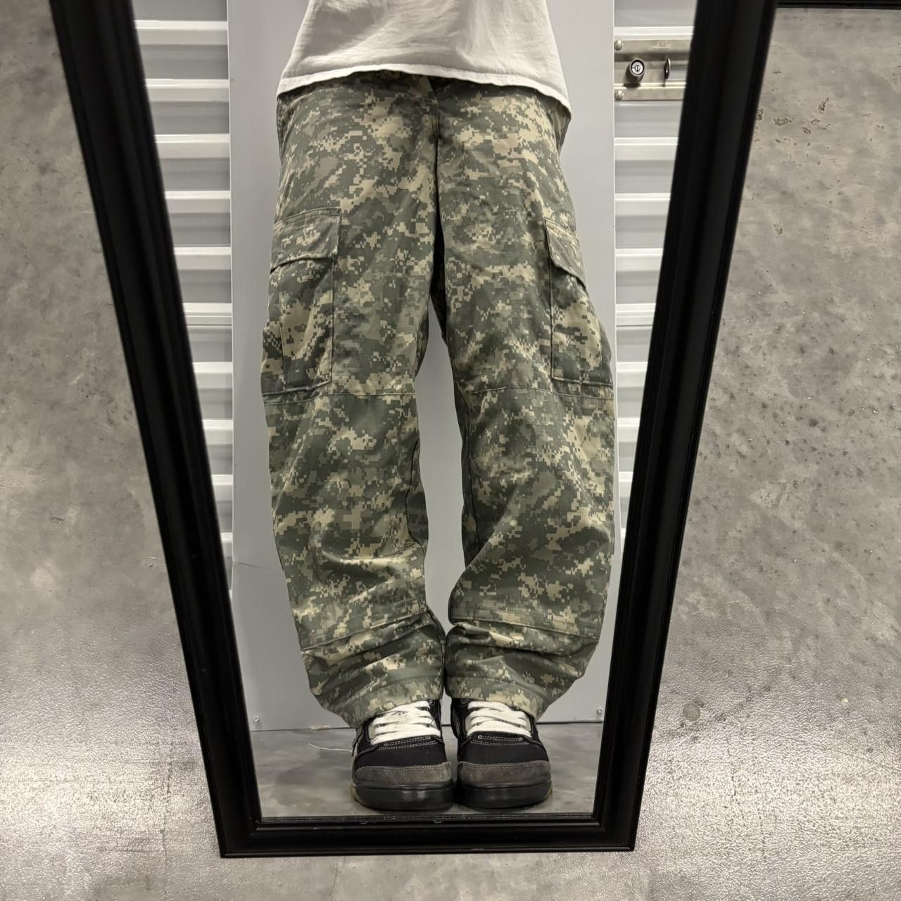 Japanese Brand × Vintage Crazy Vintage Y2K/2000s Military Camo Streetwear Skater Cargo Pants! Size US 30 / EU 46 - 1 Thumbnail