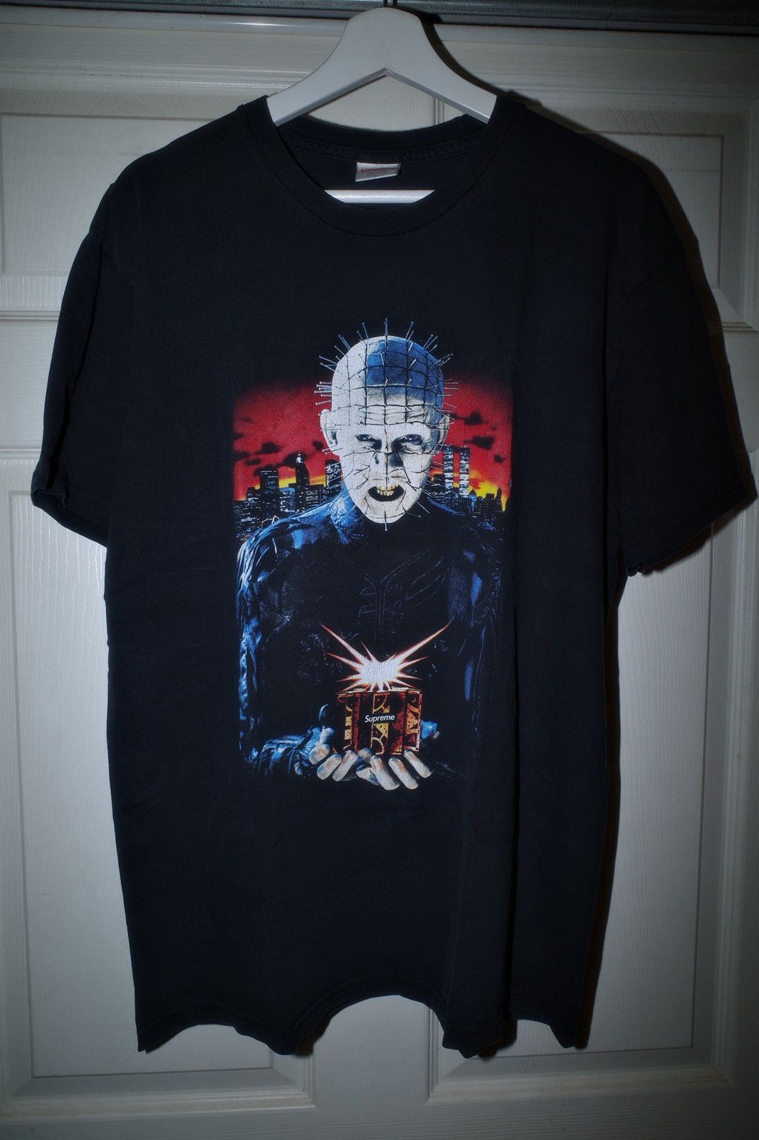 Supreme hellraiser hell on earth Tシャツ Supreme Hellraiser Hell on Earth Tee (SS18) - $44