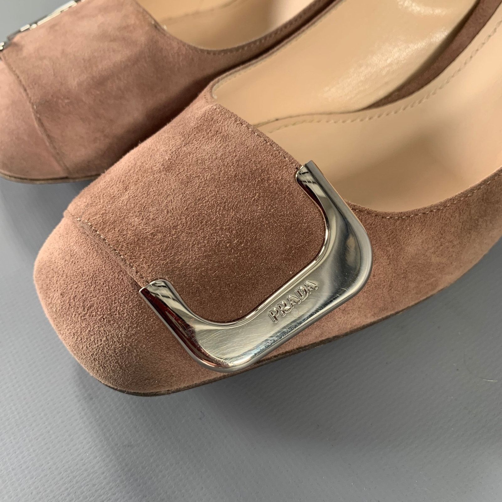 Prada PRADA Size 8.5 Khaki Silver buckle Suede Pumps Size US 8.5 / IT 38.5 - 8 Thumbnail