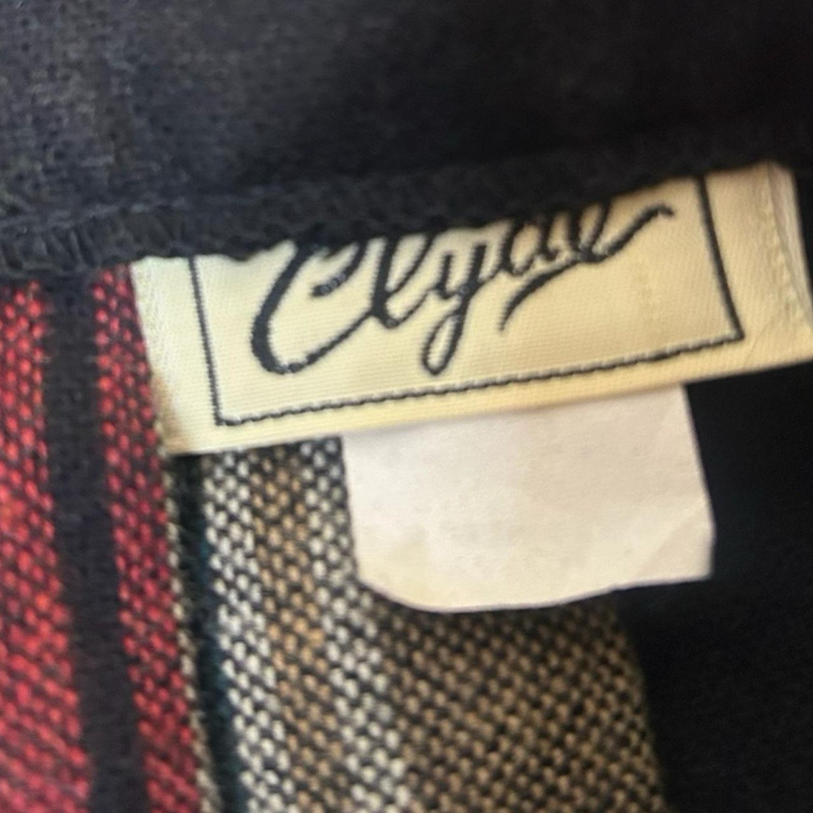 Vintage Vintage plaid schoolgirl skirt 26" waist clyde black red Size 26" / US 2 / IT 38 - 3 Thumbnail