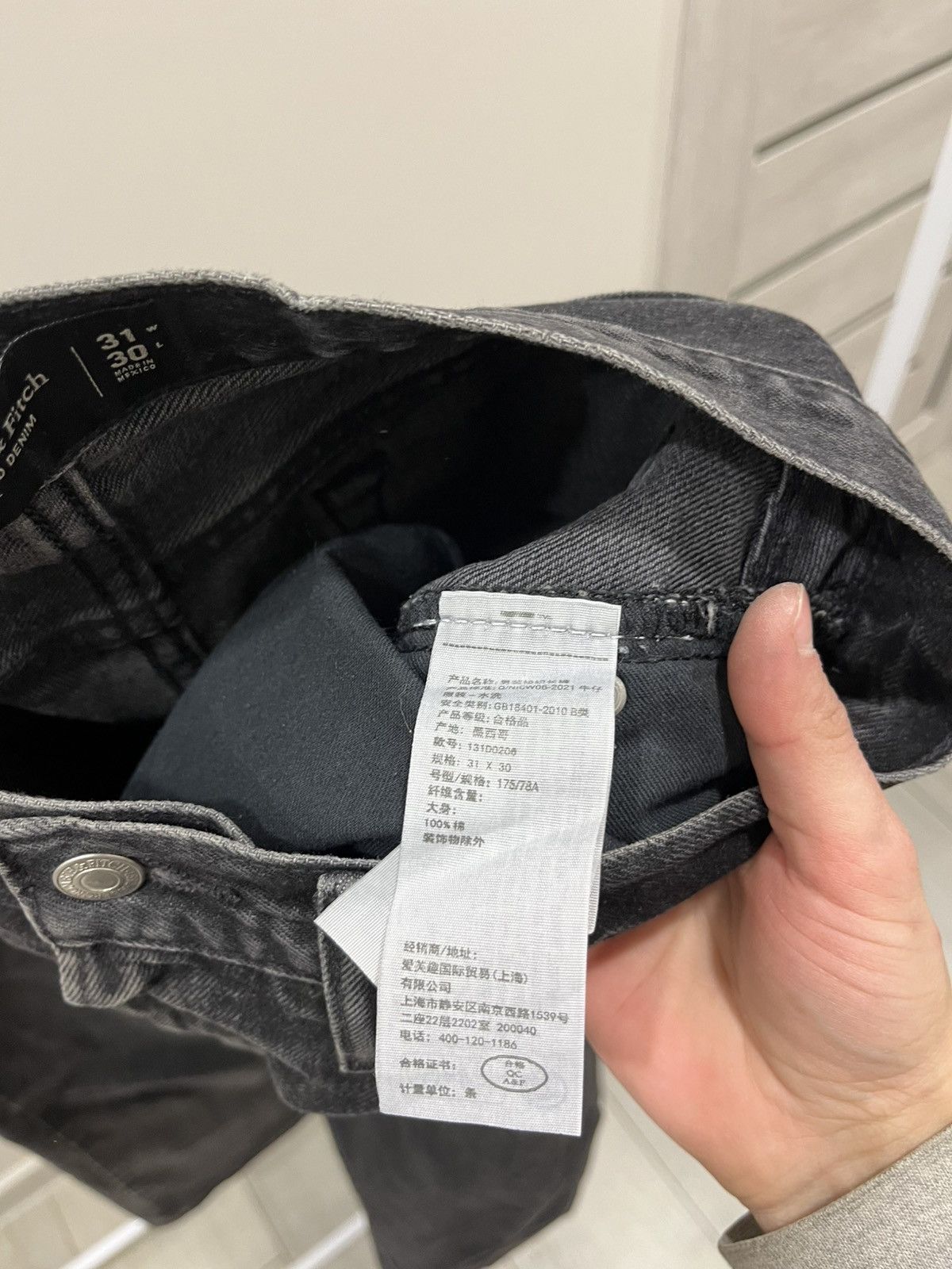 Abercrombie & Fitch Abercrombie & Fitch Black Jeans Size US 31 - 9 Thumbnail