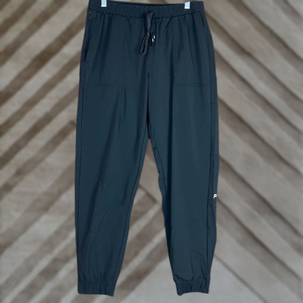 Fabletics Fabletics Pants The One Jogger Pull On Stretch Medium Black Woman Activewear Casual Travel Lightweight Zip Pocket Athletic Menopause? Size 32" / US 10 / IT 46 - 1 Thumbnail