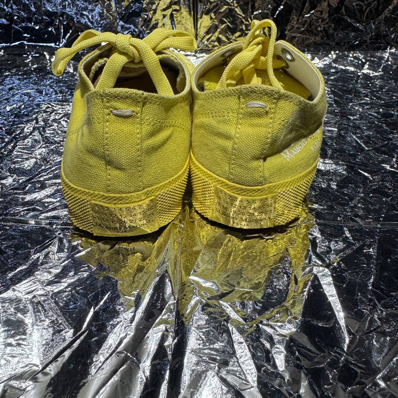 Maison Margiela Maison Margiela paint splatter Tabi canvas sneakers Size US 5 / IT 35 - 7 Thumbnail