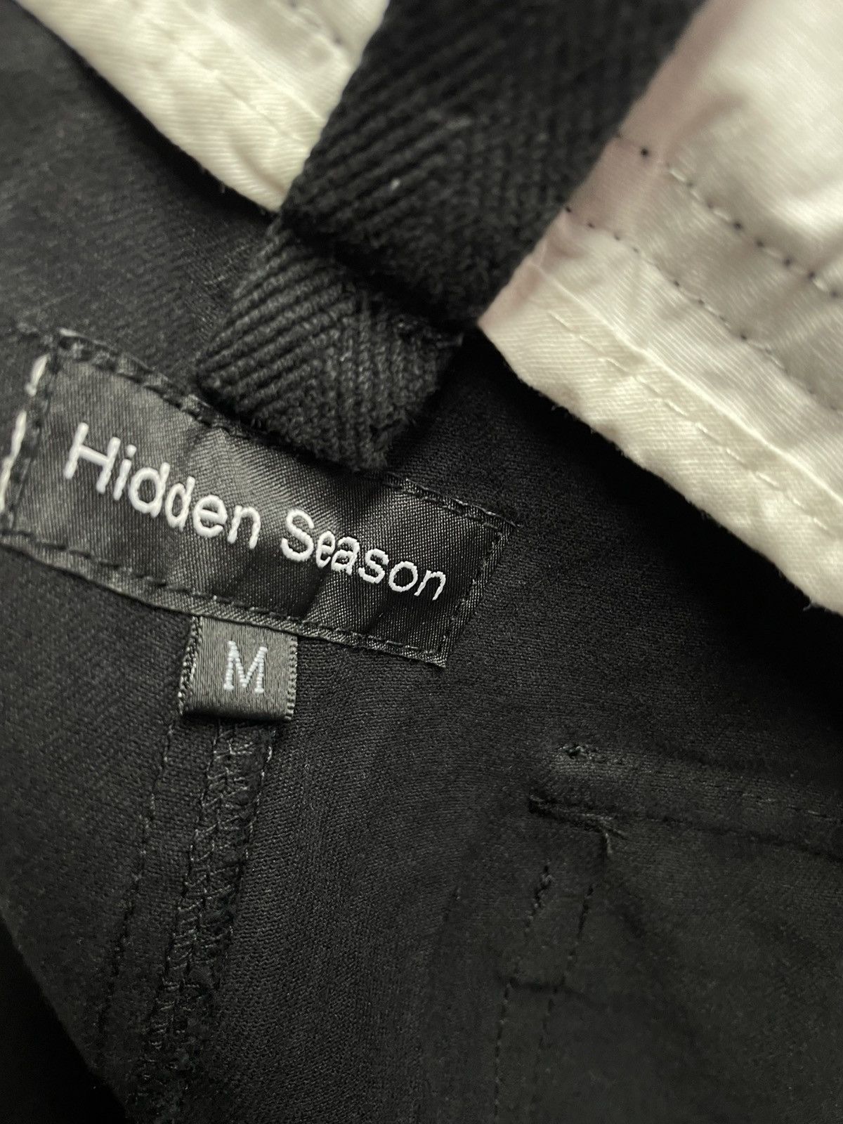 The GV Gallery Hidden Season Convertible Cargos Black Pants Medium Size US 32 / EU 48 - 3 Thumbnail