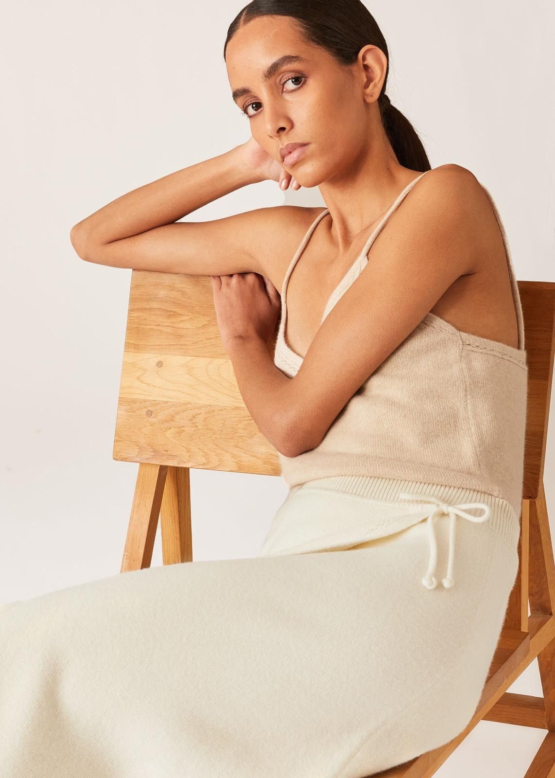 Loro Piana o1srvl11e1024 Cocooning Cashmere Midi Skirt in Cream Size 28" / US 6 / IT 42 - 5 Thumbnail