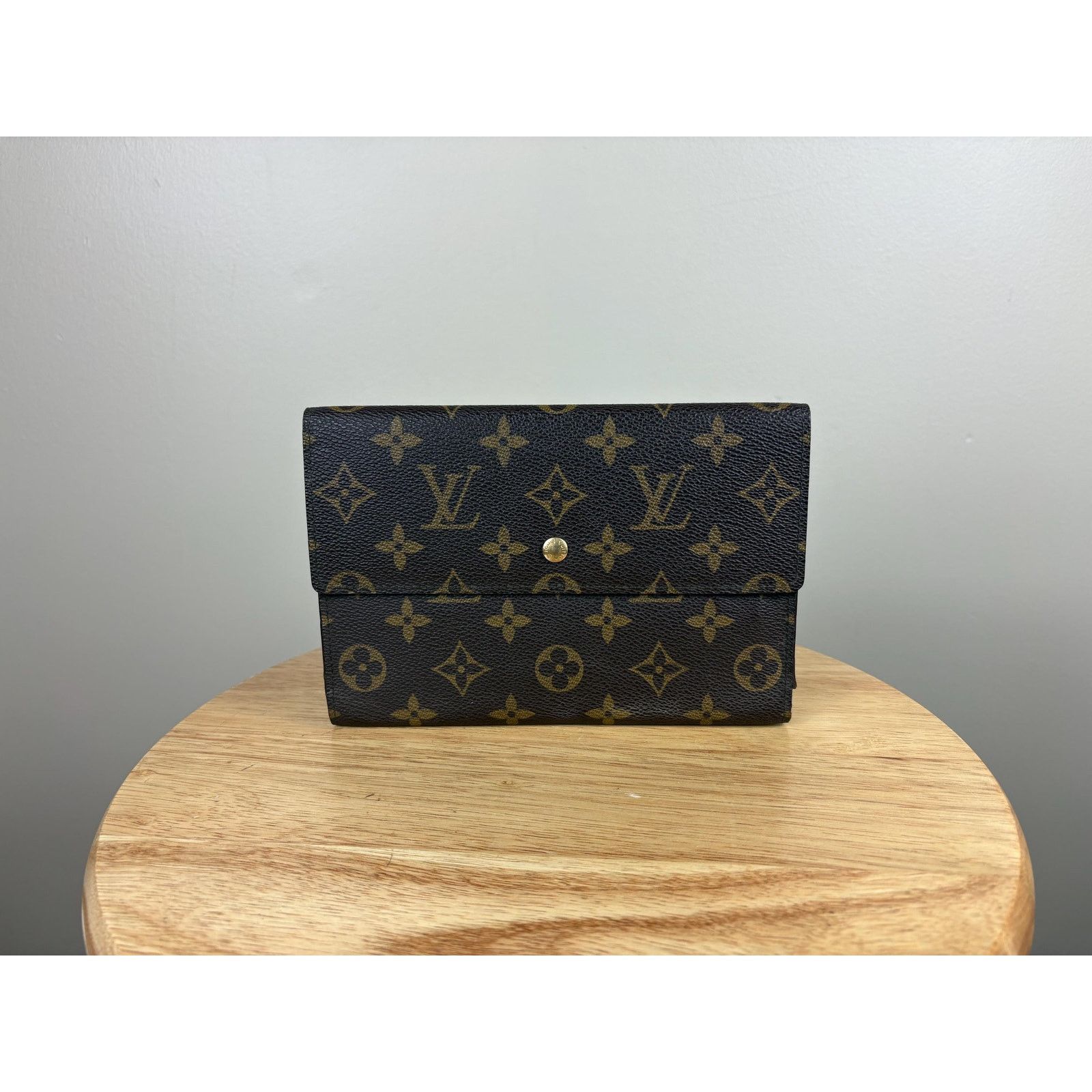 Louis Vuitton Authentic Louis Vuitton Monogram Porte Trifold Wallet Size ONE SIZE - 1 Thumbnail