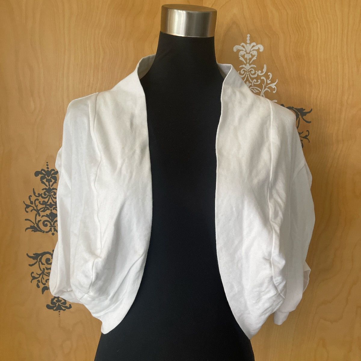 Vintage Vintage Y2K 2000s White Cotton Bolero Shrug Crop Top S/M Size M / US 6-8 / IT 42-44 - 1 Thumbnail