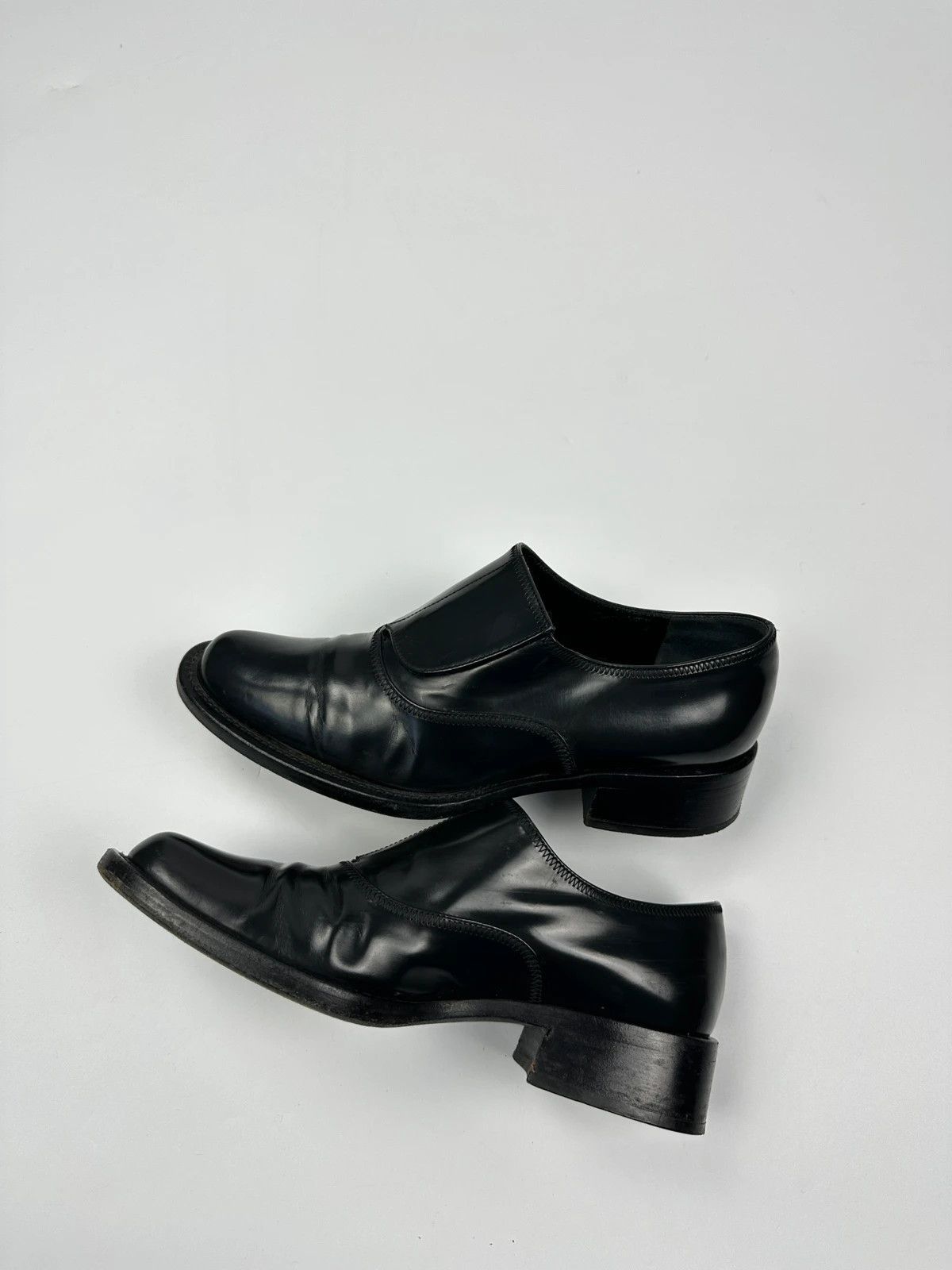Prada Prada Milano 90s Black Vernis Scratch Loafer Dress Shoes Size US 6 / IT 36 - 11 Thumbnail