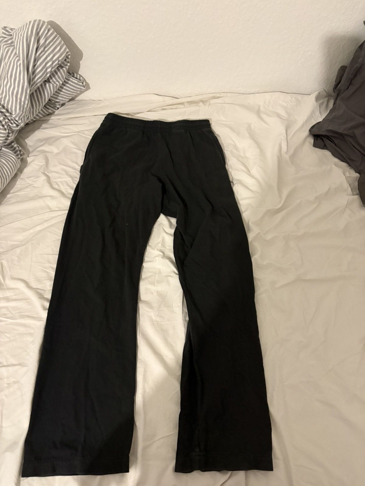 Yeezy Yeezy sweatpants Size US 30 / EU 46 - 2 Thumbnail