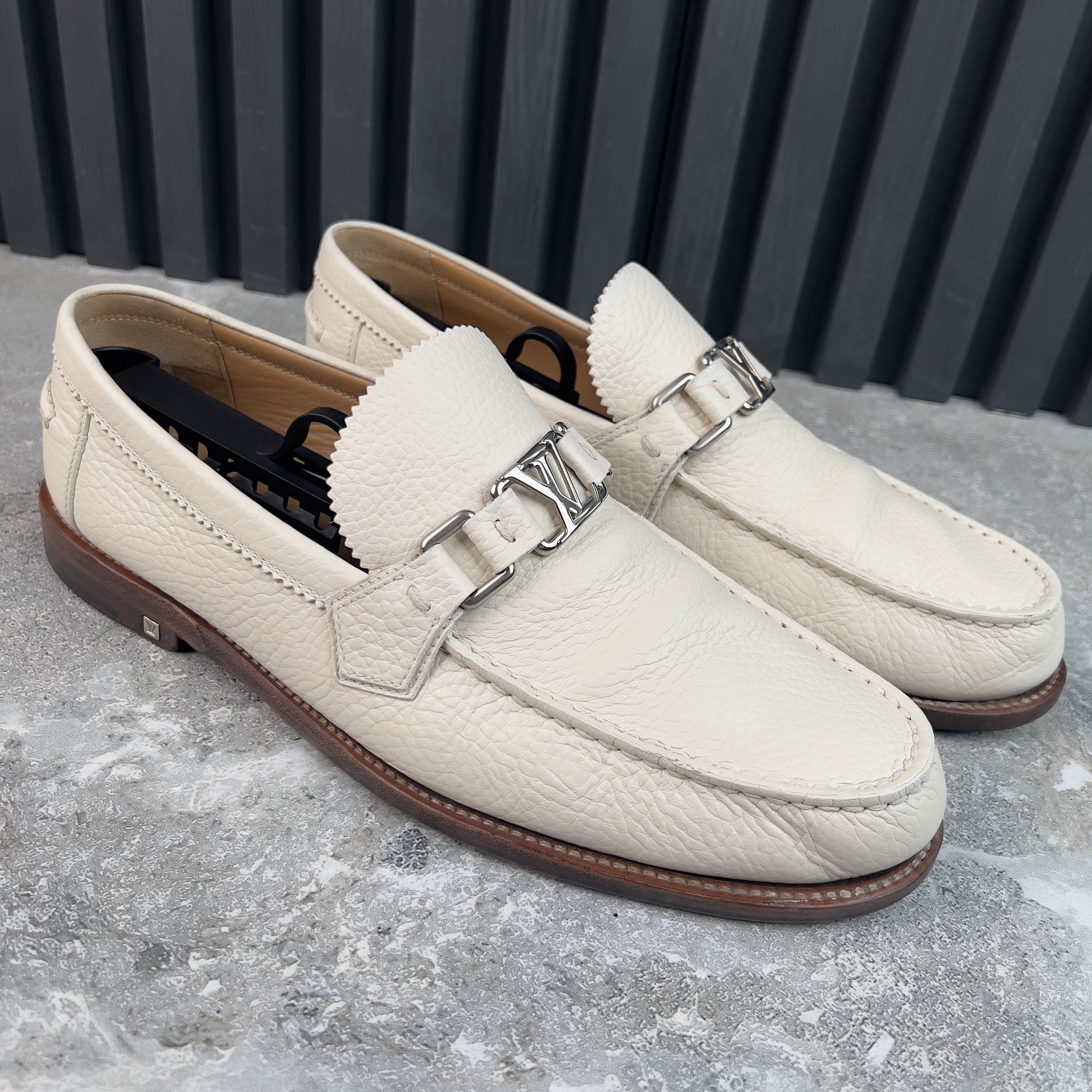 Louis Vuitton LV Major Loafers White Leather Size US 9 / EU 42 - 4 Thumbnail