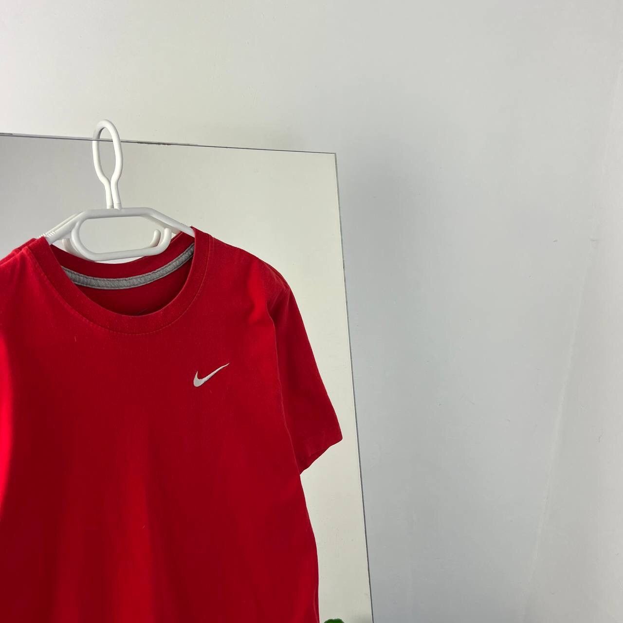 Nike Vintage Nike Mini Swoosh T-shirt Y2K Style Oversized Size US S / EU 44-46 / 1 - 2 Thumbnail