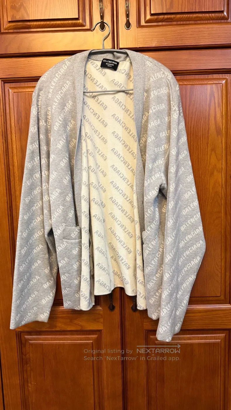 Balenciaga Balenciaga Full Print Logo Long Sleeve Knit Cardigan Size US S / EU 44-46 / 1 - 1 Thumbnail