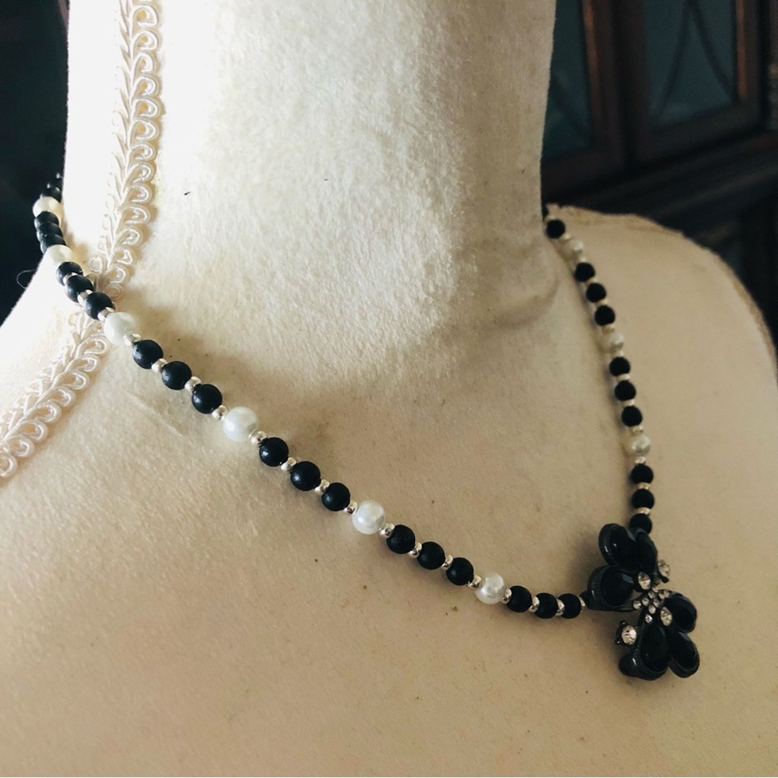 Handmade Handcrafted repurpose black and white Pearl necklace Size ONE SIZE - 3 Thumbnail