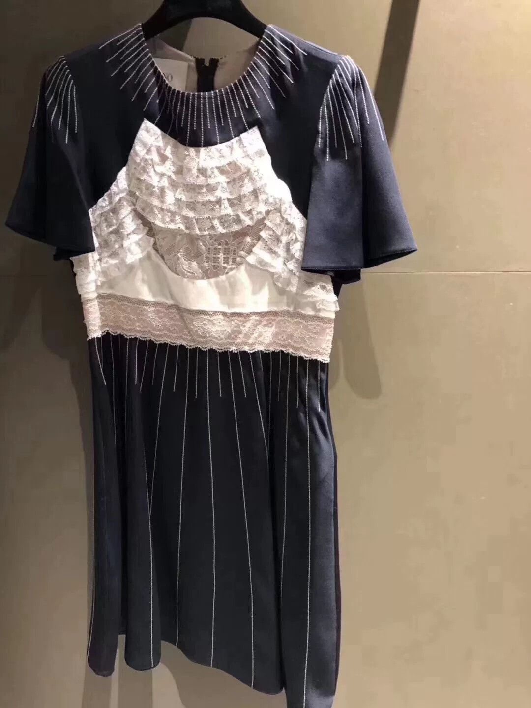 Valentino Valentino Runway Dress With Tags Size US 36 / EU 52 - 1 Thumbnail