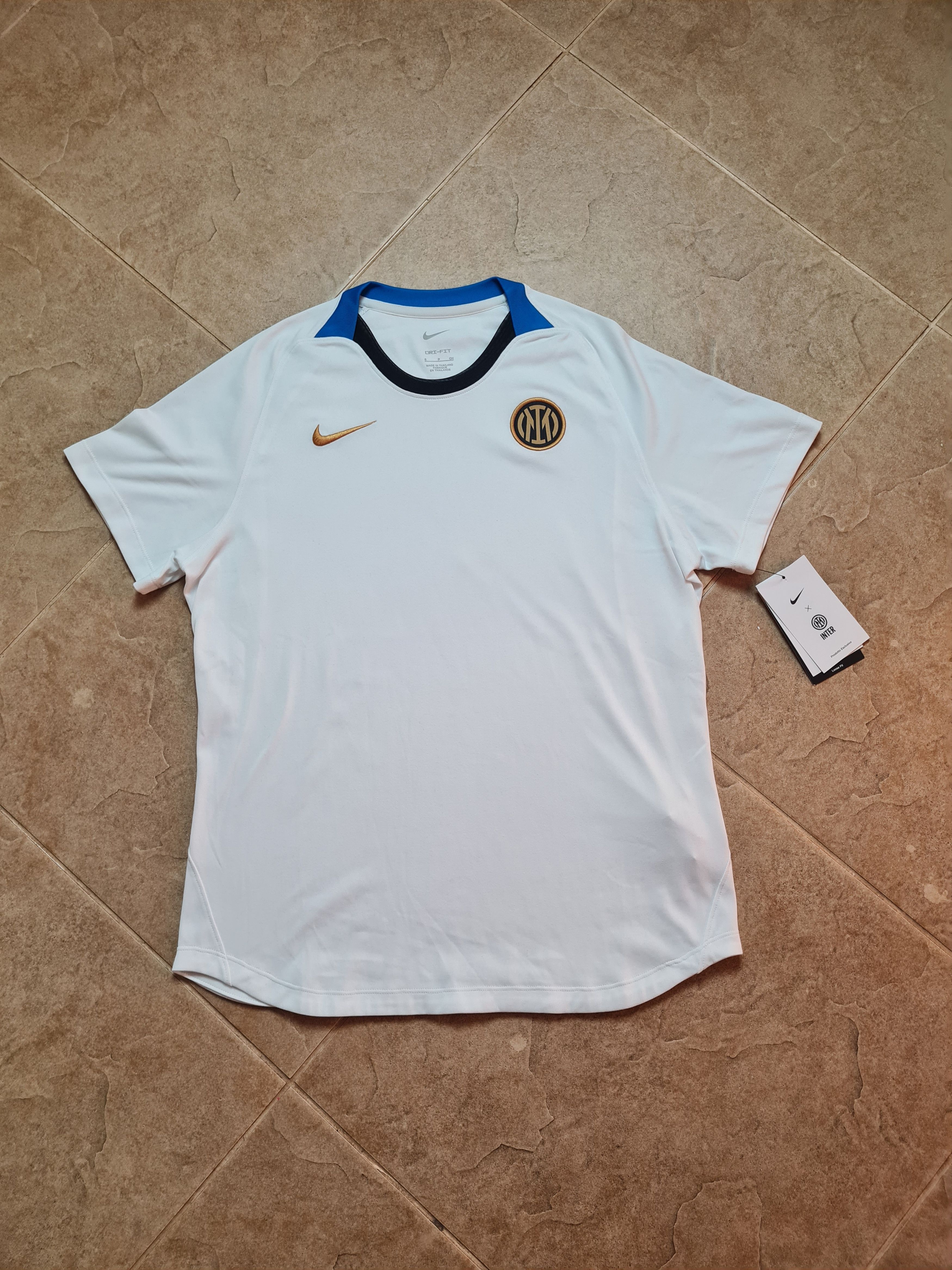 Nike Jersey Nike Inter 21-22 Lifestyle Shirt Leaked Would Have Size S / US 4 / IT 40 - 6 Thumbnail