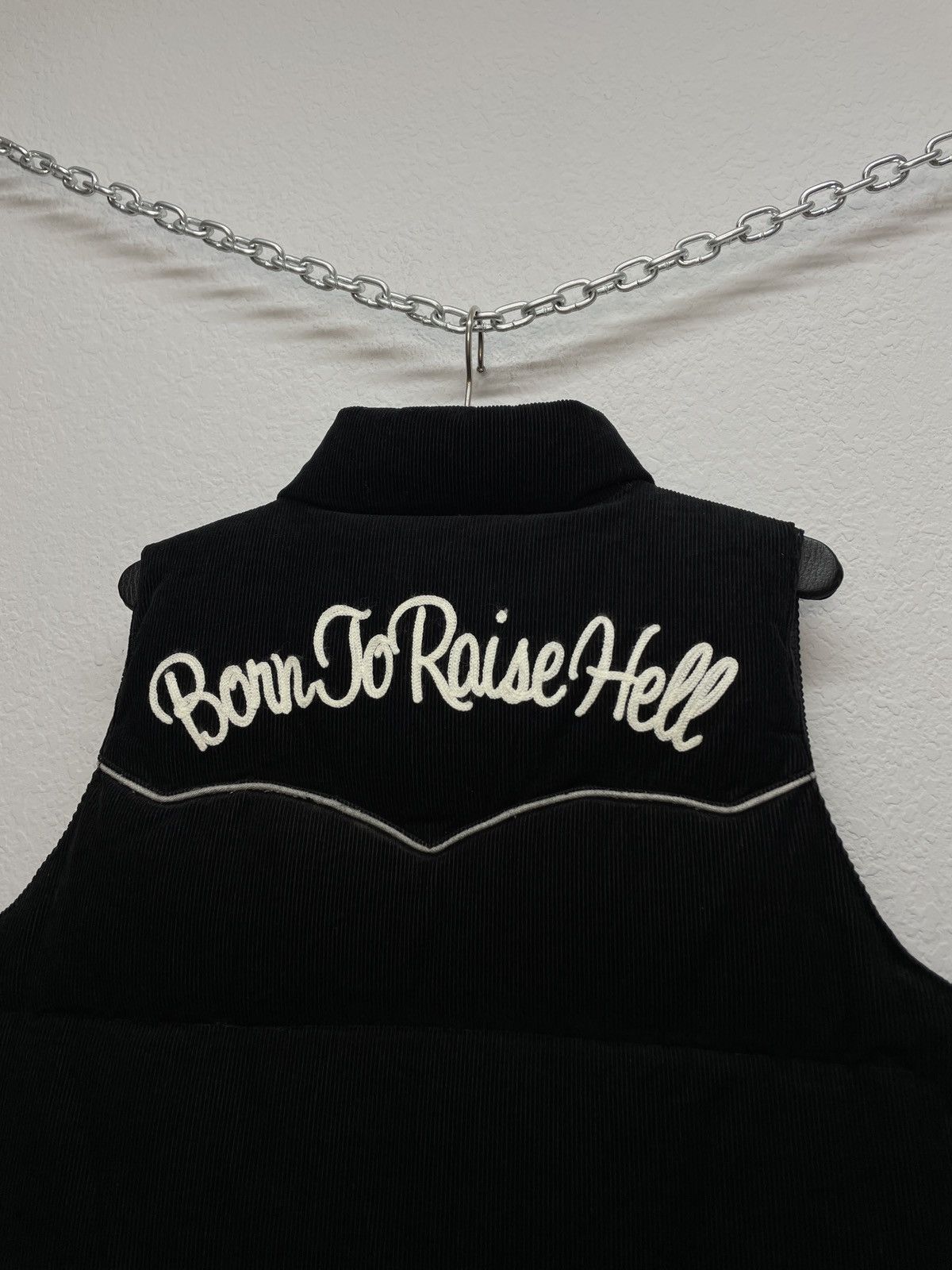 Vintage Vintage Stooge&Co 'Born To Raise Hell' Corduroy Puffer Vest Size US M / EU 48-50 / 2 - 2 Thumbnail