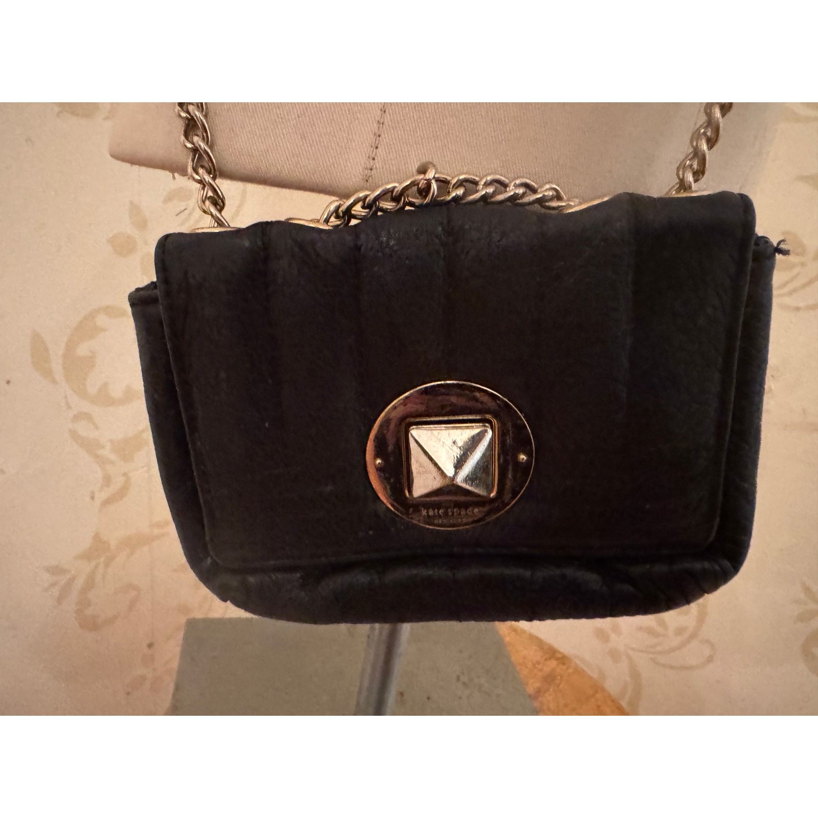 Kate Spade Kate Spade Black Leather Gold Chain Handbag Size ONE SIZE - 2 Thumbnail