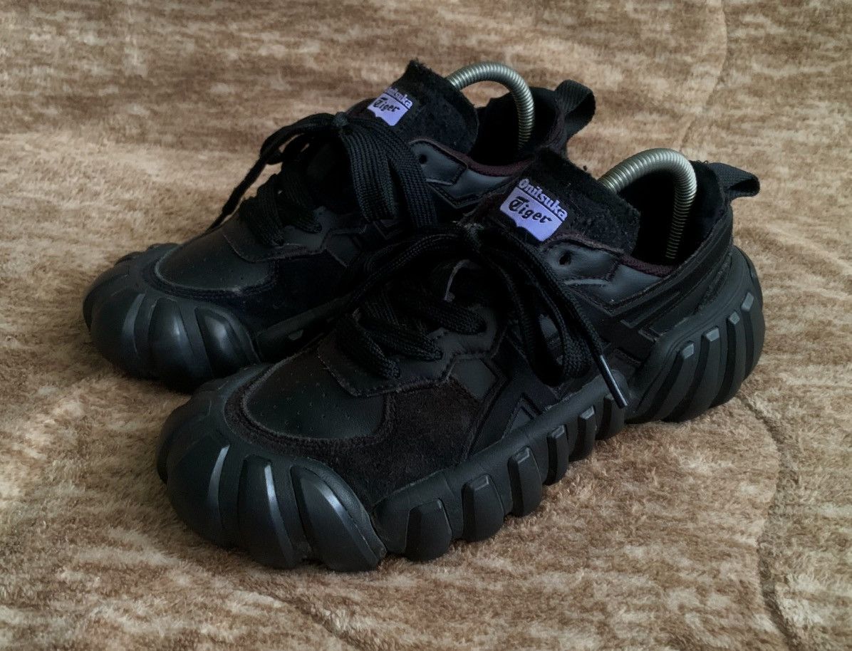 Onitsuka Tiger Onitsuka Tiger DENTIGRE LS black/black Size US 6 / EU 39 - 1 Thumbnail