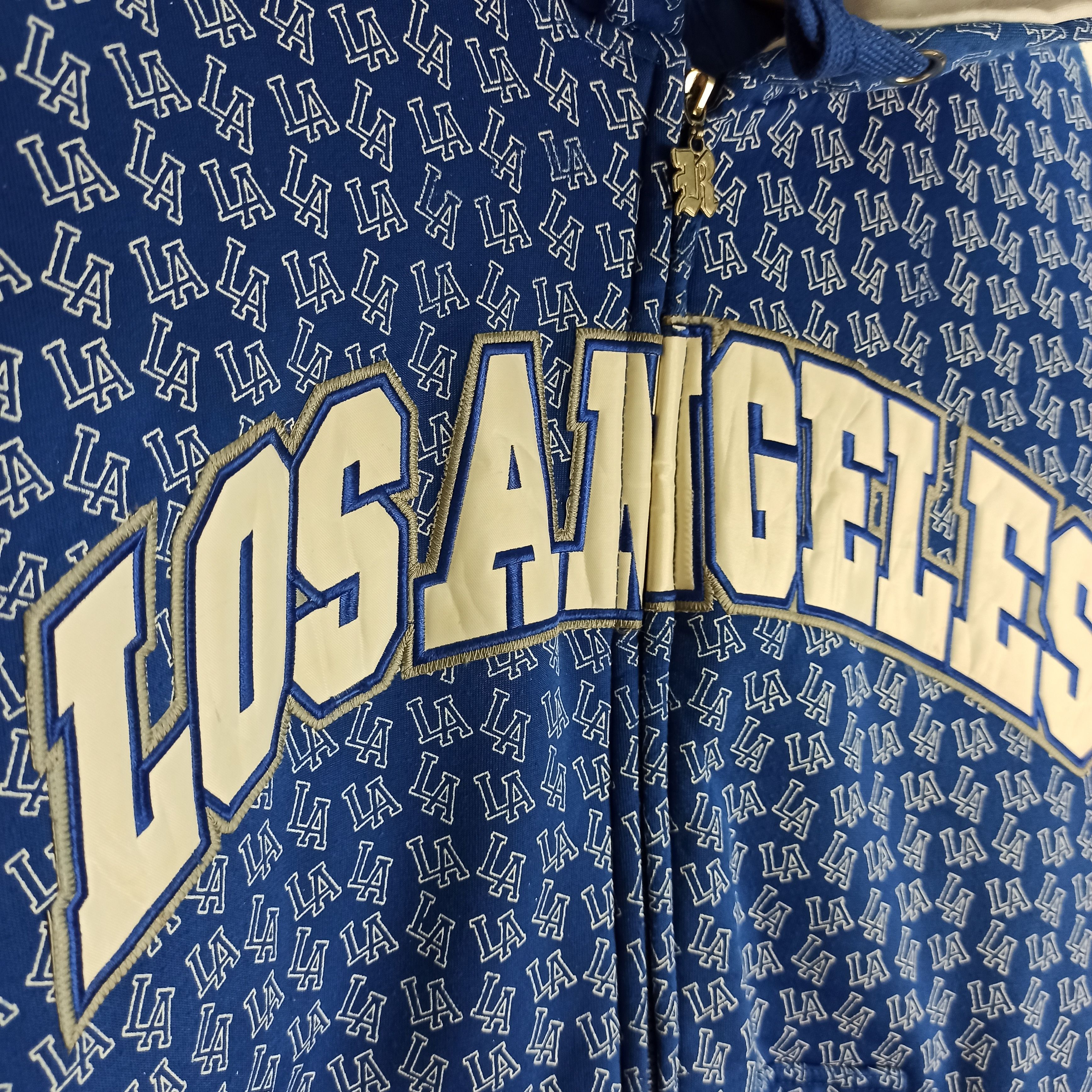 Japanese Brand 🔥Rare🔥 Los Angeles Monogram Big Logo puffer Hoodie style Size US L / EU 52-54 / 3 - 7 Thumbnail