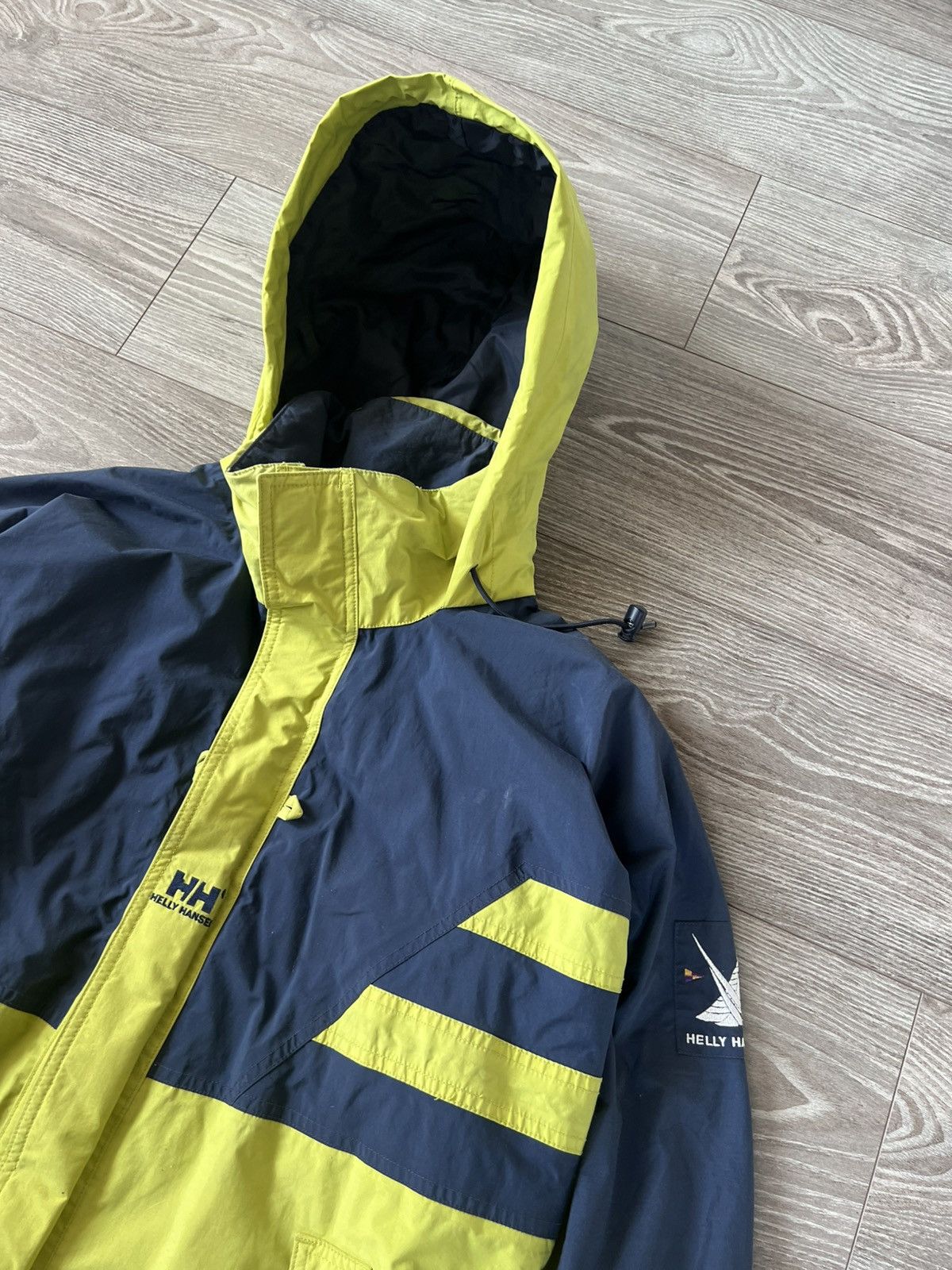 Helly Hansen × Vintage Vintage Helly Hansen Central Logo Yachting Patch Tech Jacket Size US M / EU 48-50 / 2 - 13 Thumbnail