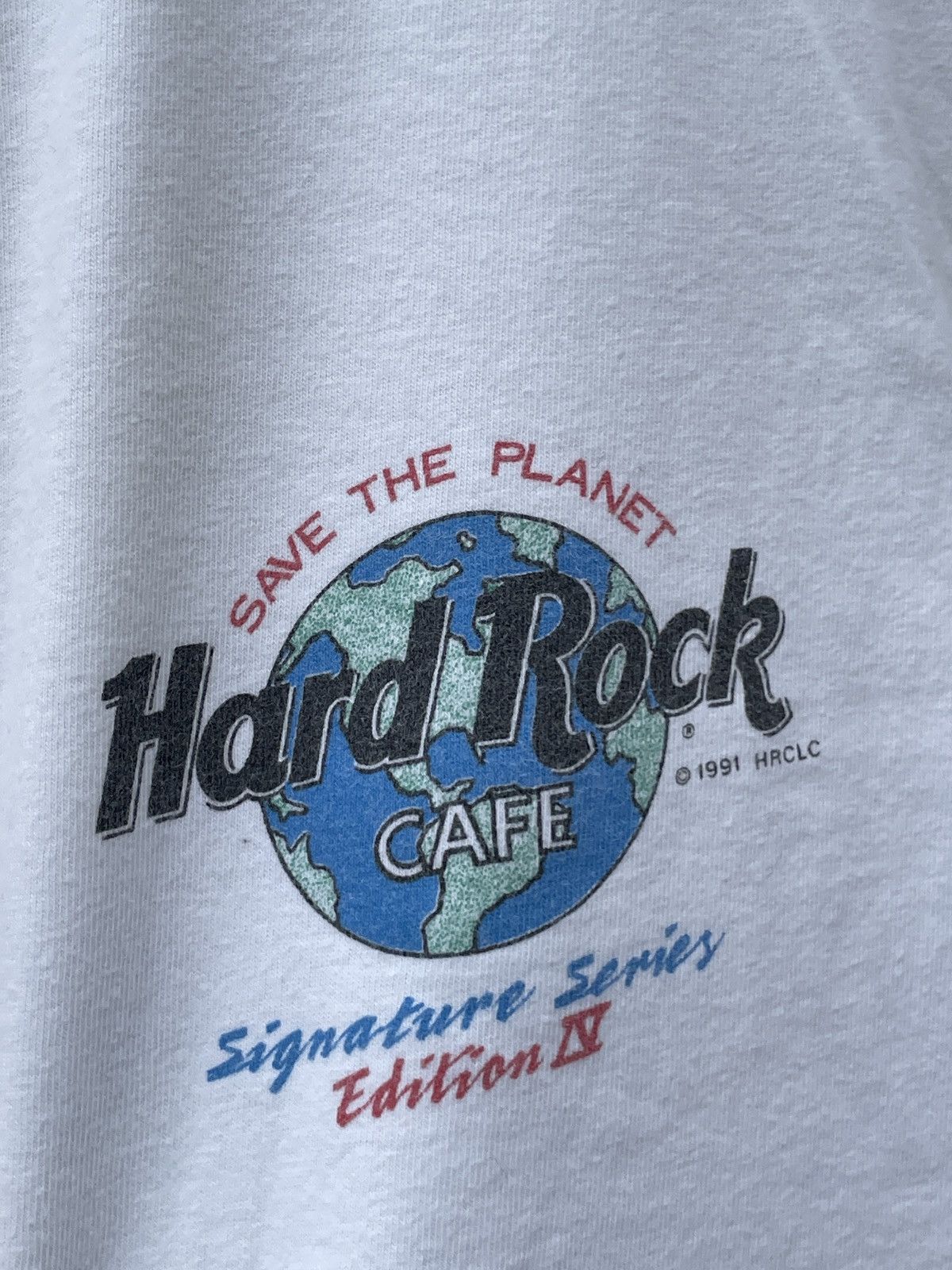 Hard Rock Cafe Hard Rock Cafe Save The Planet 1991 Queen Innuendo T shirt Size US XL / EU 56 / 4 - 7 Thumbnail