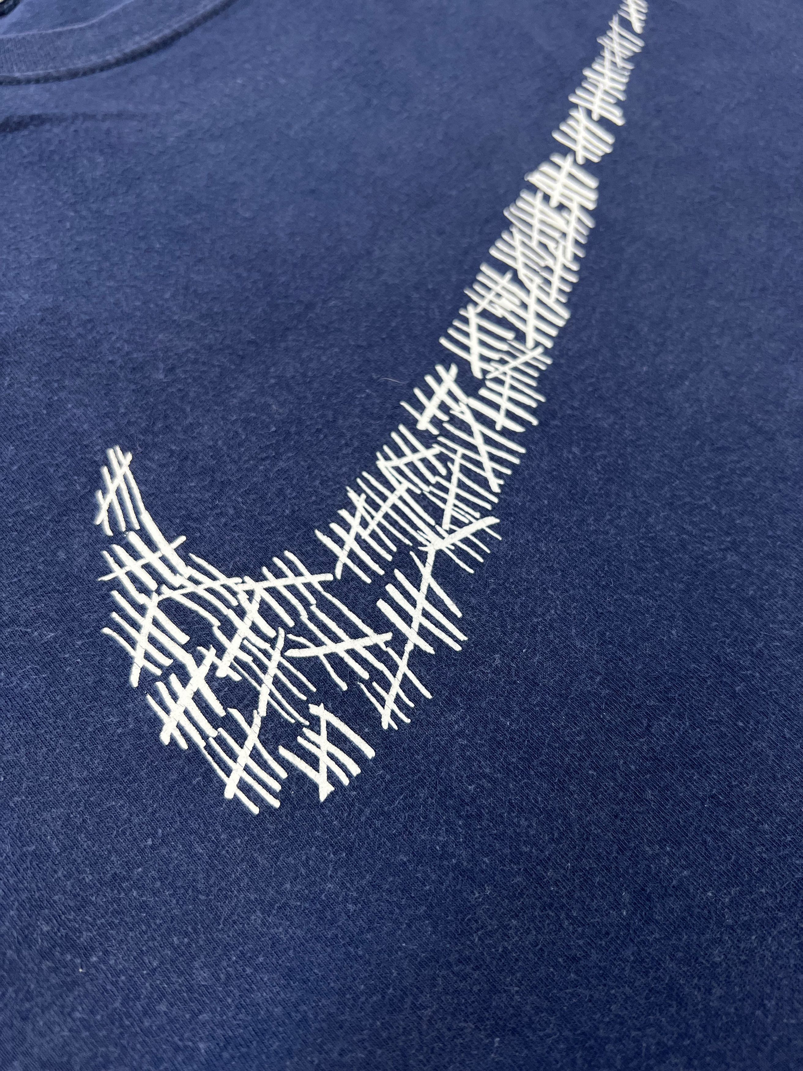 Nike Nike Cross-Hatch Swoosh Logo Tee Size US M / EU 48-50 / 2 - 2 Thumbnail