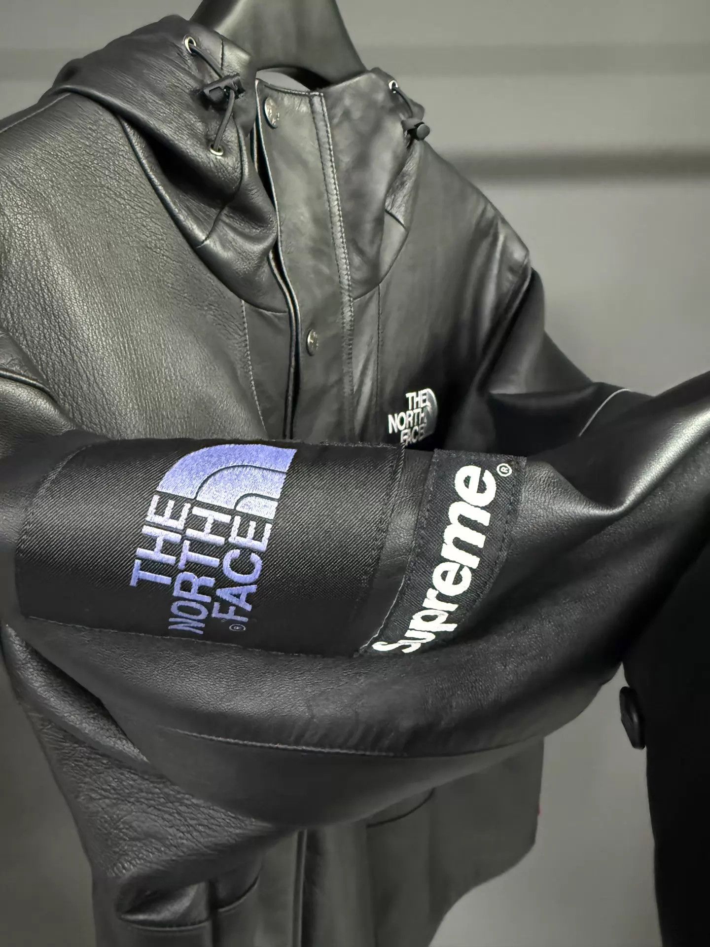 Supreme Supreme x TNF Leather Sheepskin Black Jacket Size 6 Size US M / EU 48-50 / 2 - 3 Thumbnail