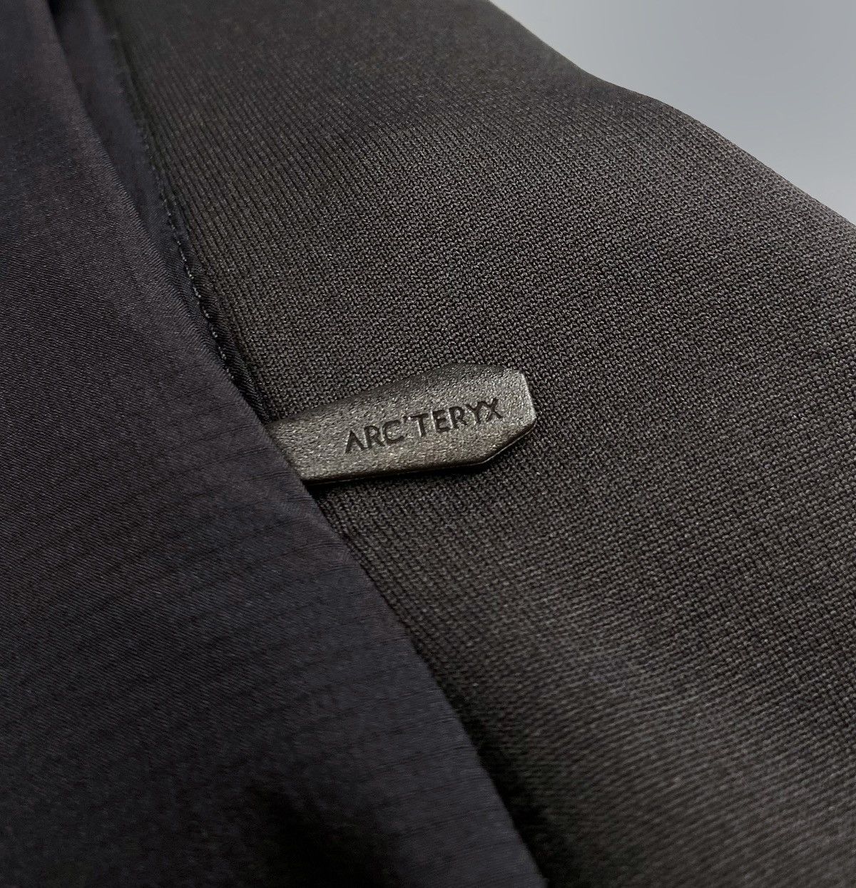 Arc'teryx Women's AW22 Arc'teryx Atom Jacket Black Insulated Size XS Size XS / US 0-2 / IT 36-38 - 10 Thumbnail