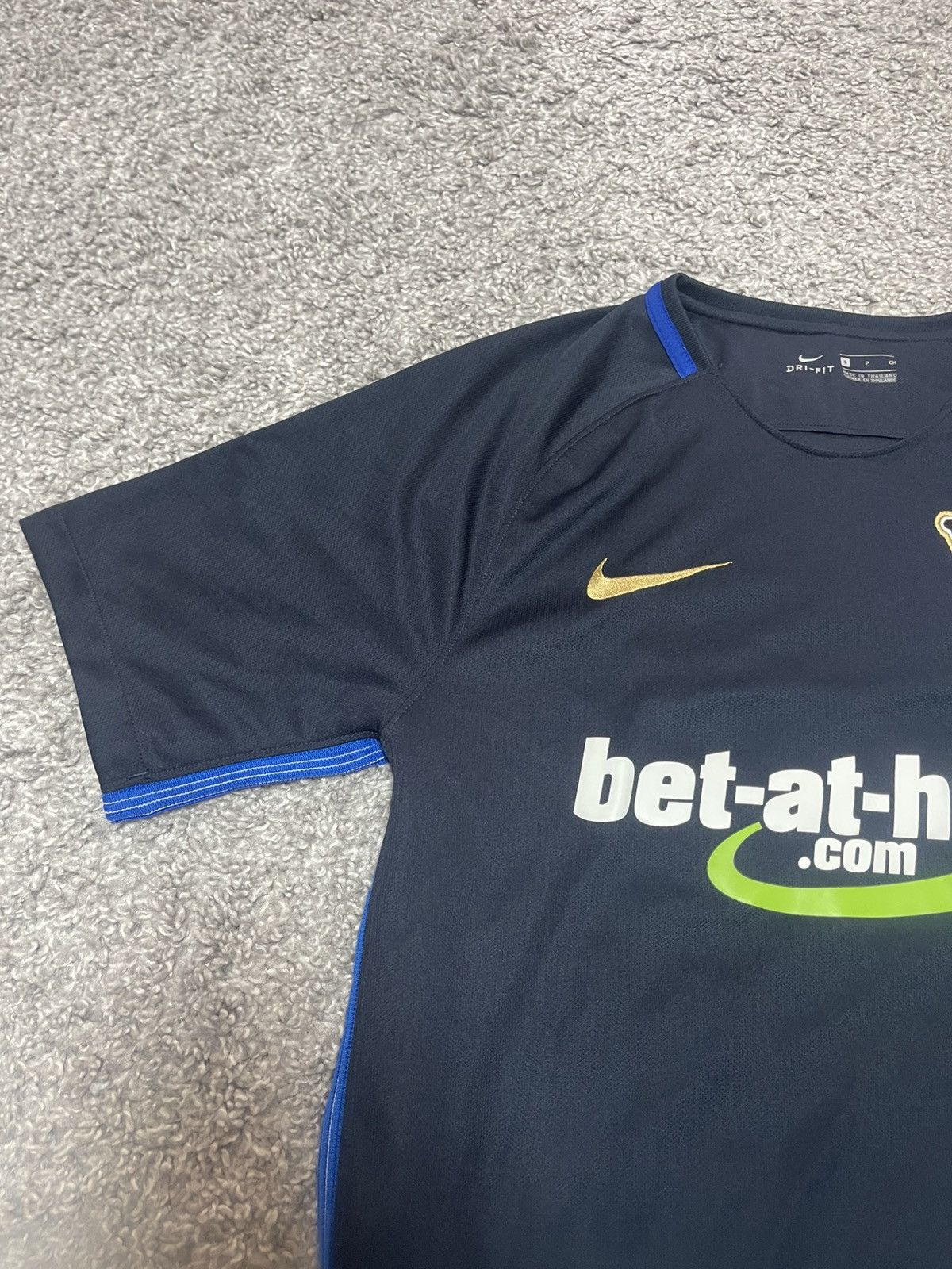 Nike HERTHA BERLIN 2017 2018 AWAY SHIRT SOCCER JERSEY szS NIKE Size US S / EU 44-46 / 1 - 3 Thumbnail