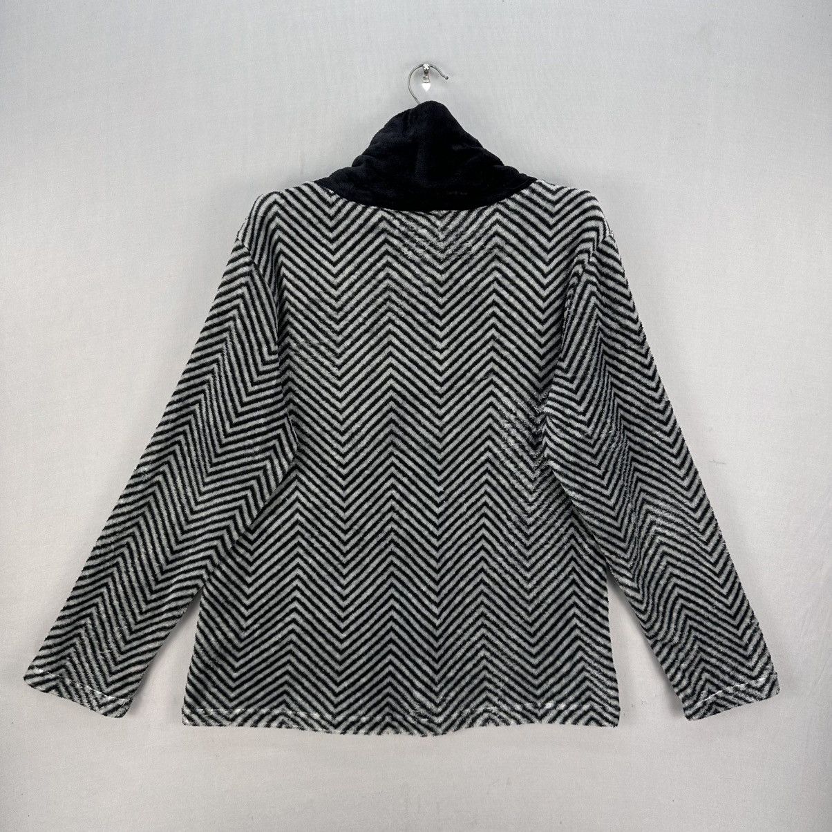 Japanese Brand Vintage A.V.V Homme Pullover Herringbone Fleece Turtle Neck Size US M / EU 48-50 / 2 - 4 Thumbnail