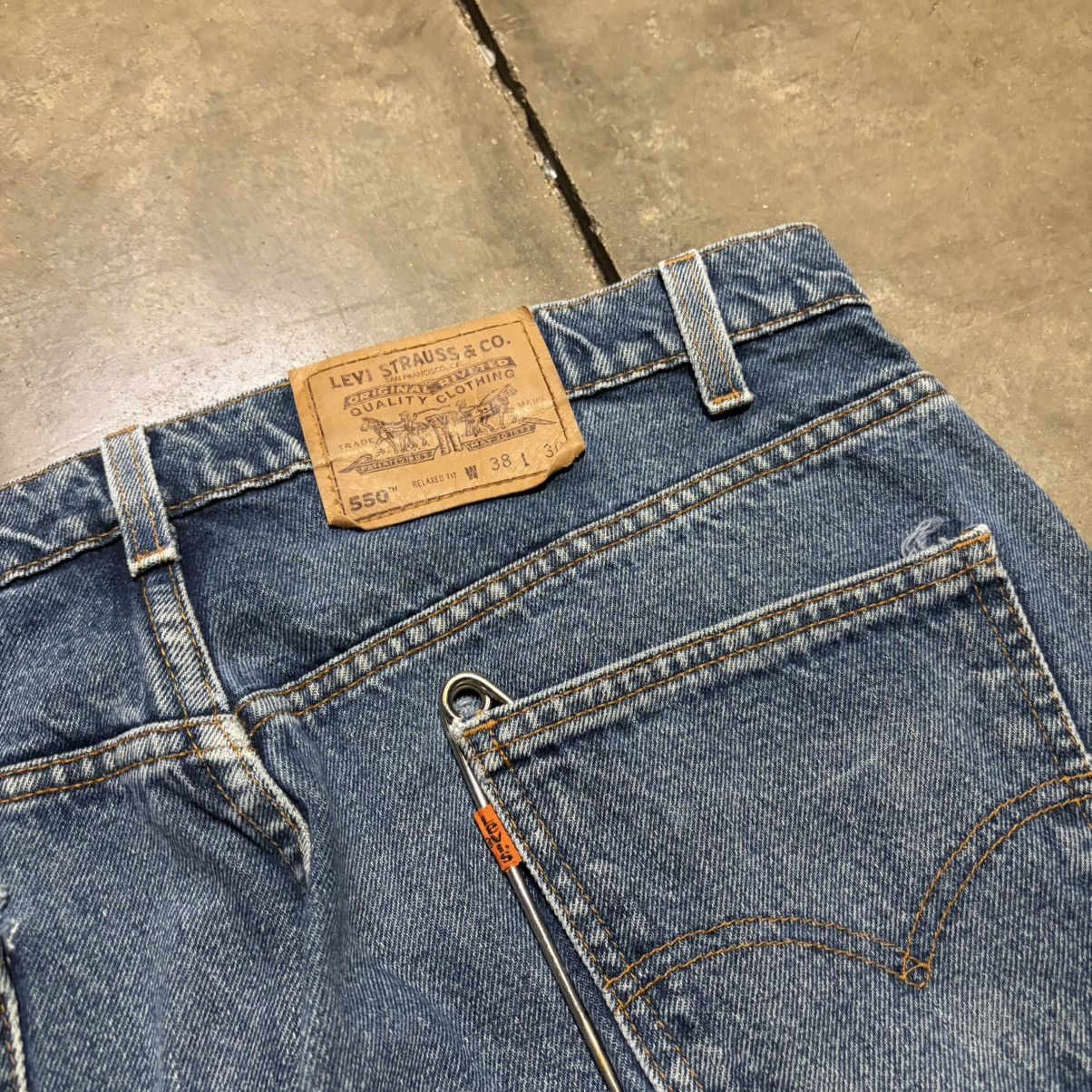 Levi's Vintage Levis 550 Orange Tab Jeans Relaxed Fit Denim 90s USA Size US 38 / EU 54 - 12 Thumbnail