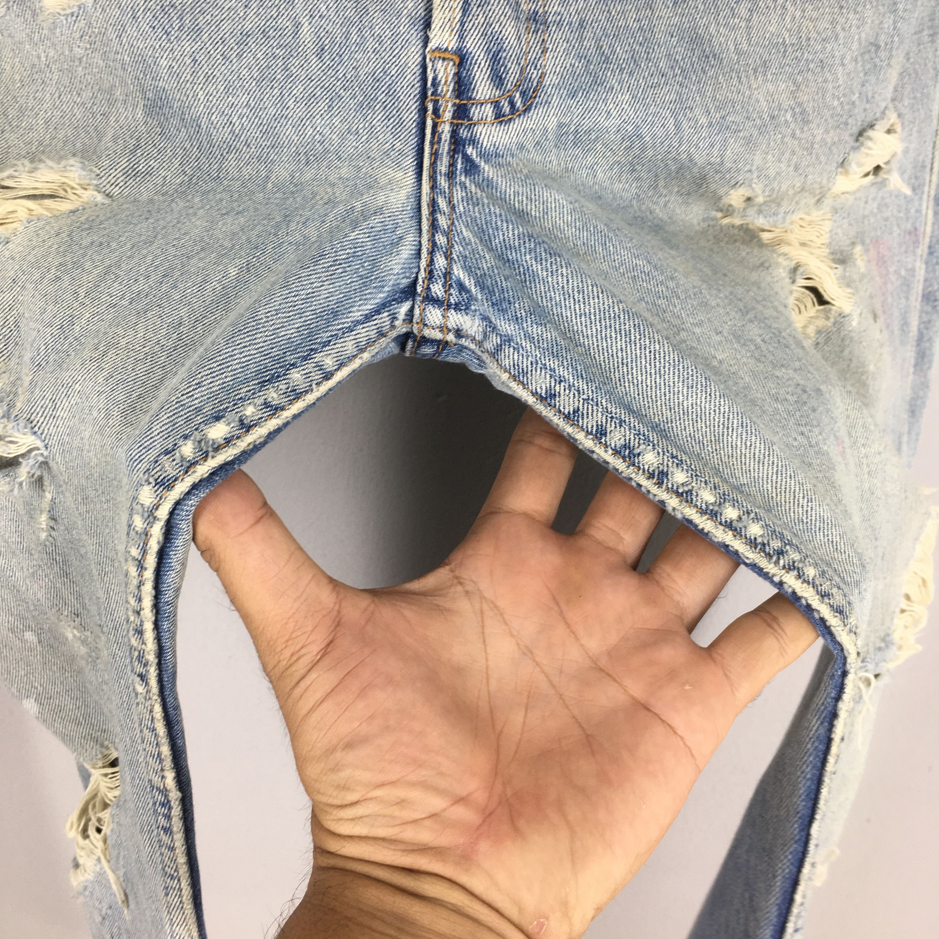 Levi's Size 31x28.5 Vintage 90s Levi's 501 Distressed Jeans S1867 Size US 31 - 5 Thumbnail