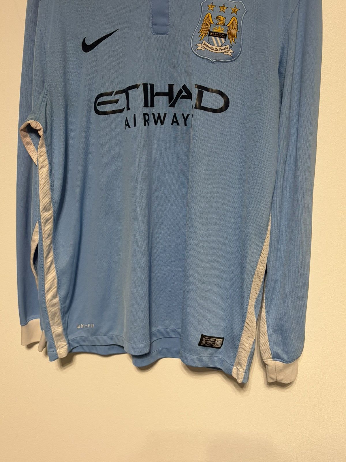 Nike Nike Etihad Manchester City 2015-2016 long-sleeve jersey Size US S / EU 44-46 / 1 - 3 Thumbnail