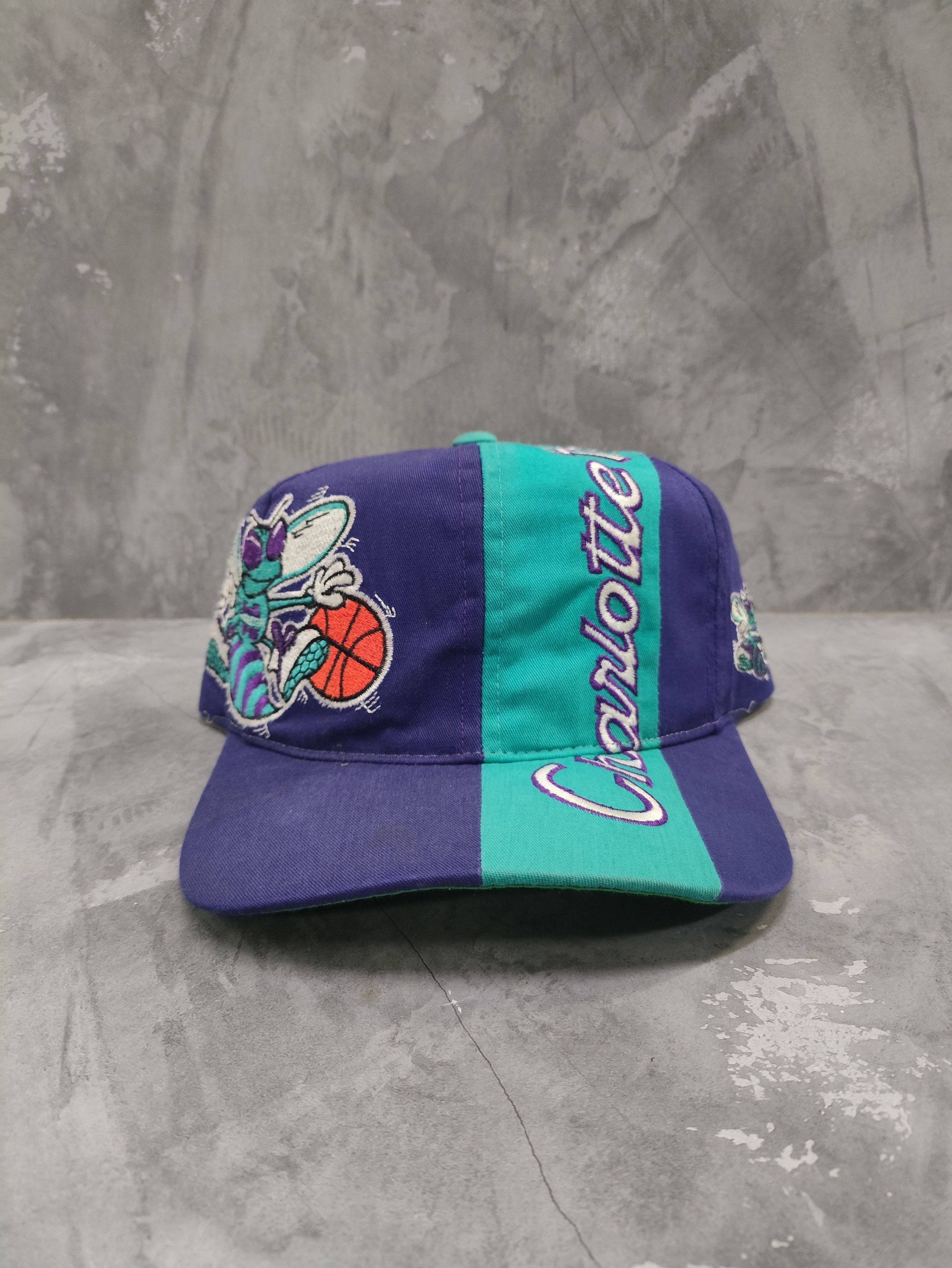 Sports Specialties Vintage Charlotte Hornets 90's Official NBA Big Logo Cap Size ONE SIZE - 1 Thumbnail