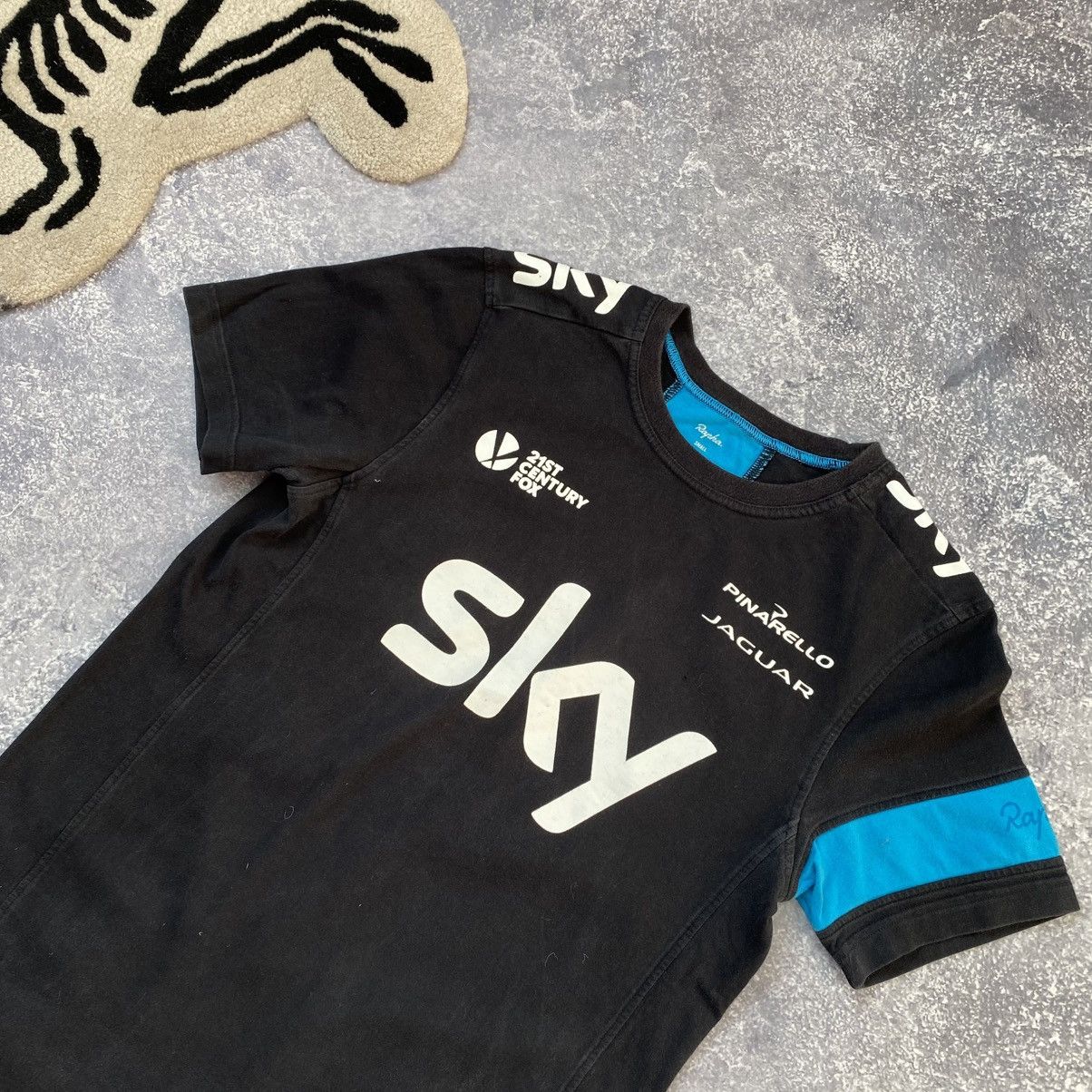 Rapha Men’s Rapha Sky jaguar racing sponsors bikecycles tee Size US S / EU 44-46 / 1 - 2 Thumbnail