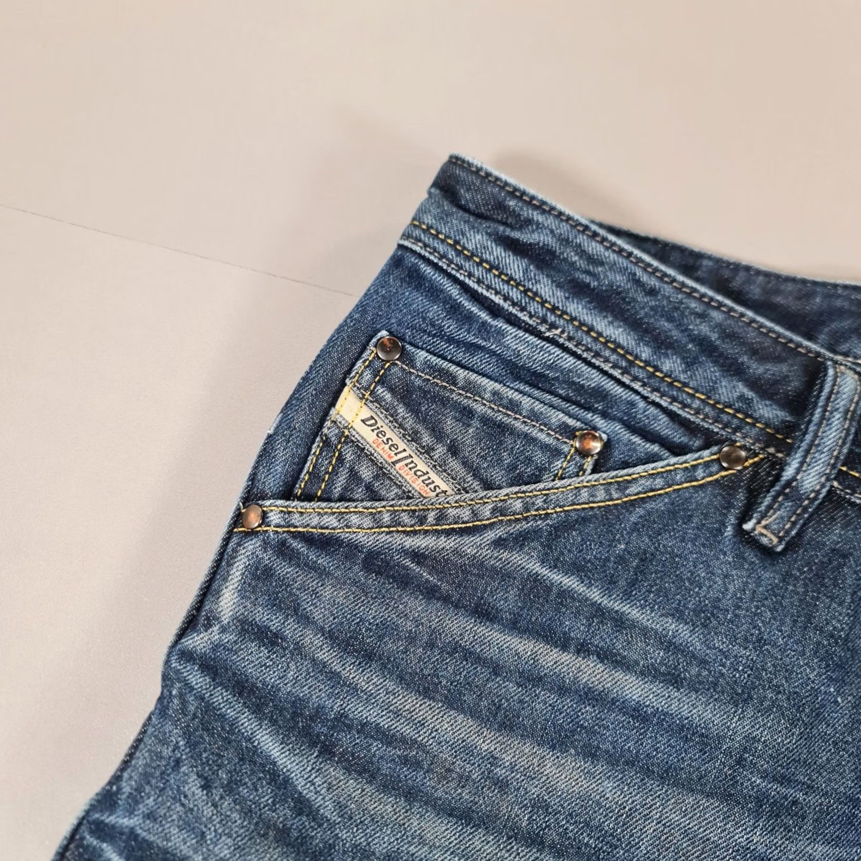 Diesel Diesel Jeans Blue W32 L28 Jodar Carrot Fit Cinch Back 0073N Jeans Mens Regular 32in 28in Cotton Denim Button Fly 5-Pocket Vintage No Size US 32 / EU 48 - 4 Thumbnail