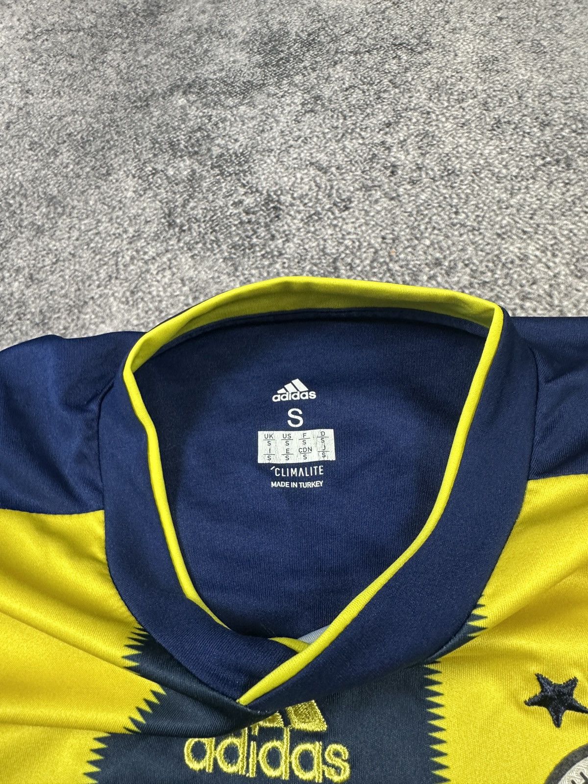 Vintage Vintage Adidas Fenerbahche Soccer Jersey Turkey Blokecore S Size US S / EU 44-46 / 1 - 4 Thumbnail
