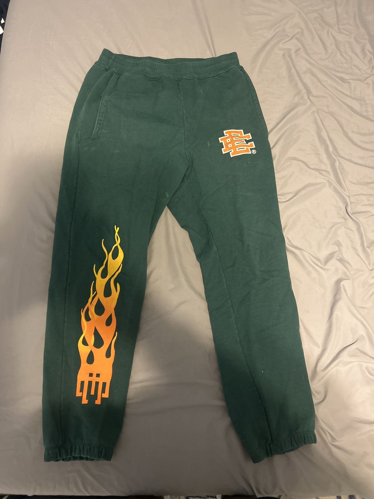 Eric Emanuel Eric Emanuel green/orange flame Sweatpants Size US 34 / EU 50 - 1 Thumbnail