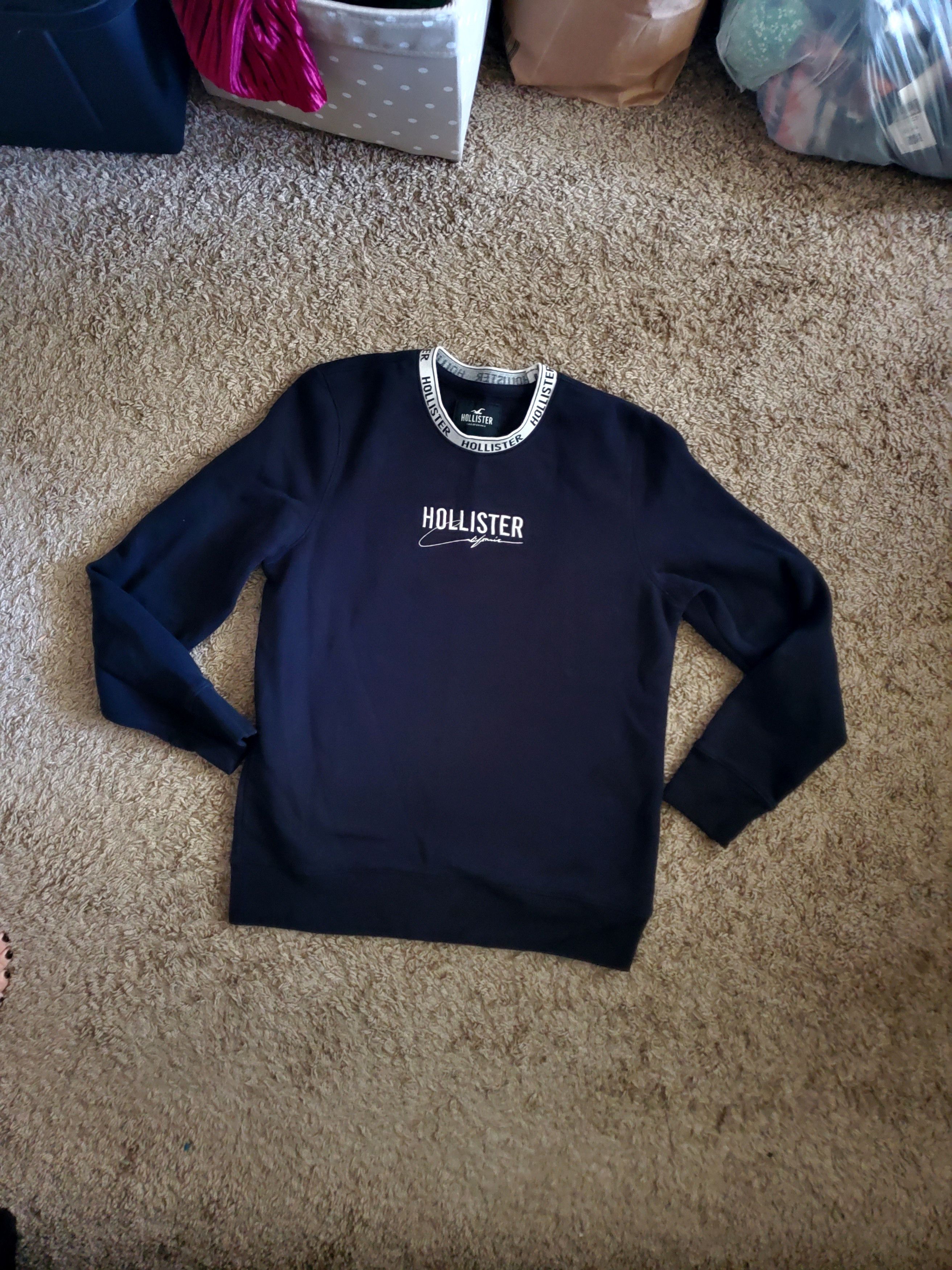 Hollister Black + White Hollister Crewneck Pullover (size M) Size US M / EU 48-50 / 2 - 4 Thumbnail