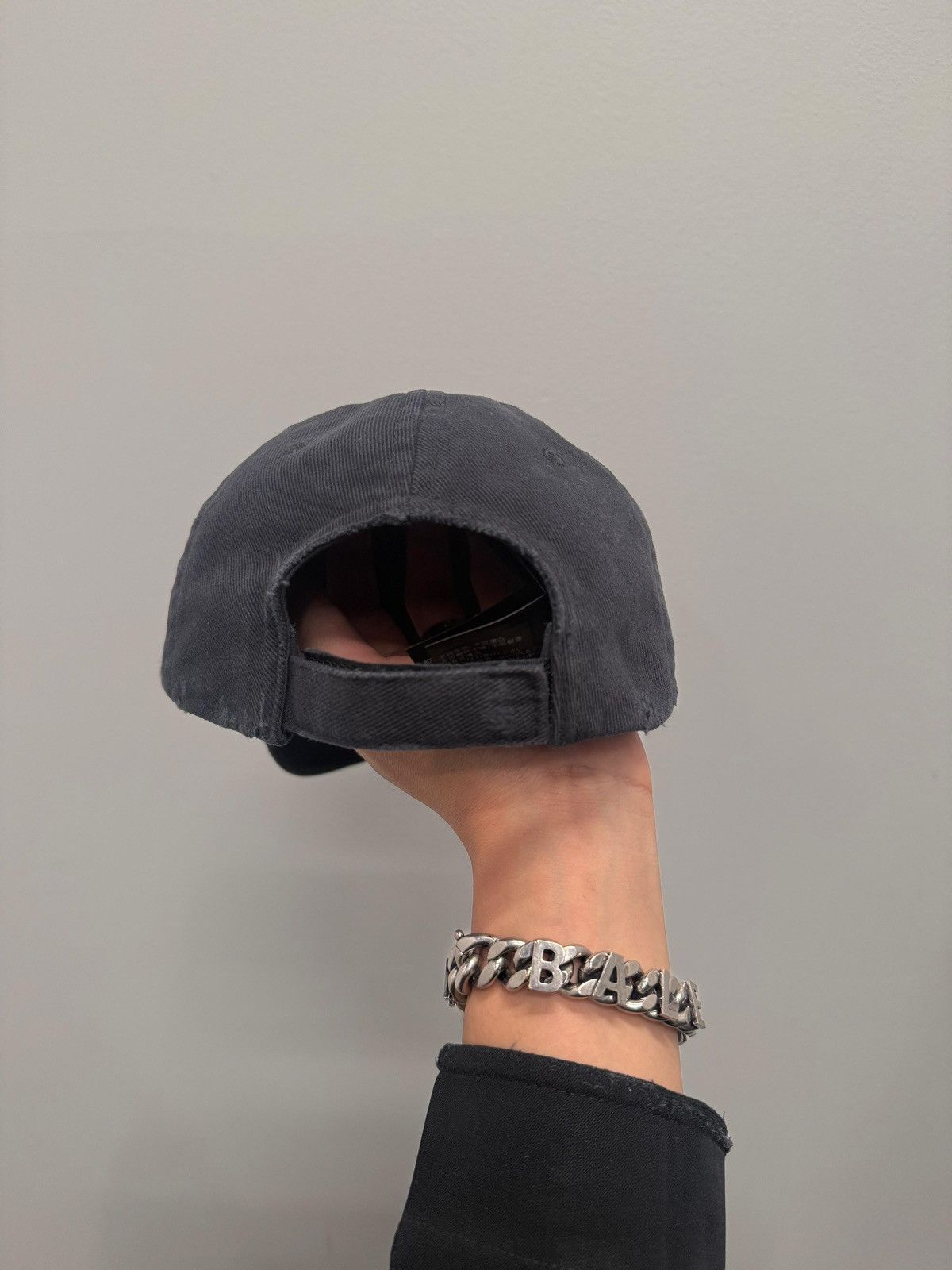 Balenciaga o1w1db10326 Size: S / Planet Earth Hat / Cap in Black Size ONE SIZE - 6 Thumbnail