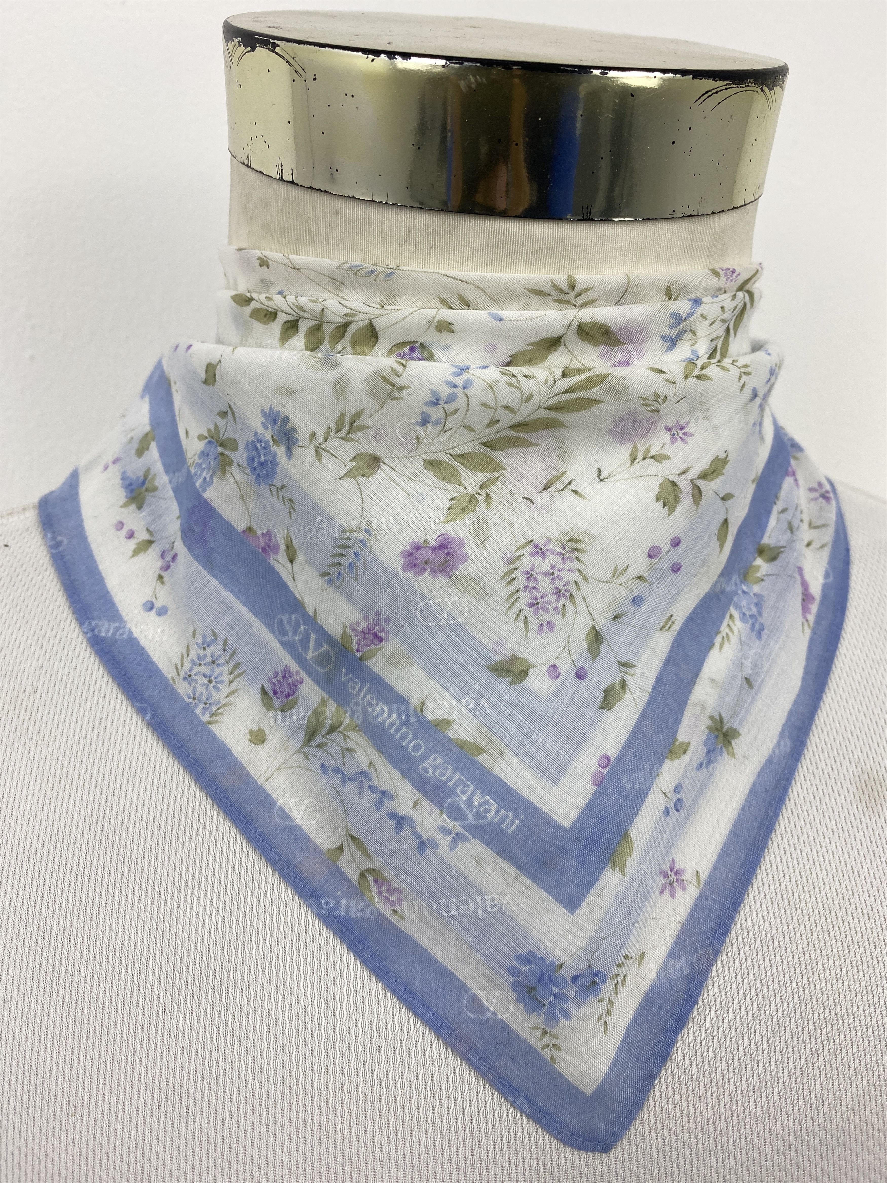 Valentino Valentino Garavani Handkerchief / Neckerchief KT0273 Size ONE SIZE - 2 Thumbnail
