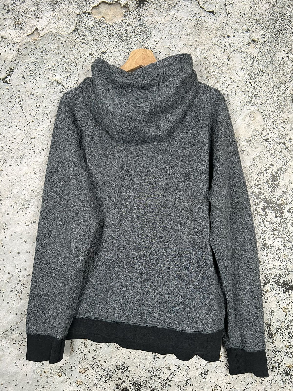 Nike Vintage Nike Zip Up Hoodie Grey Streetwear Sportswear Hype Size US L / EU 52-54 / 3 - 4 Thumbnail
