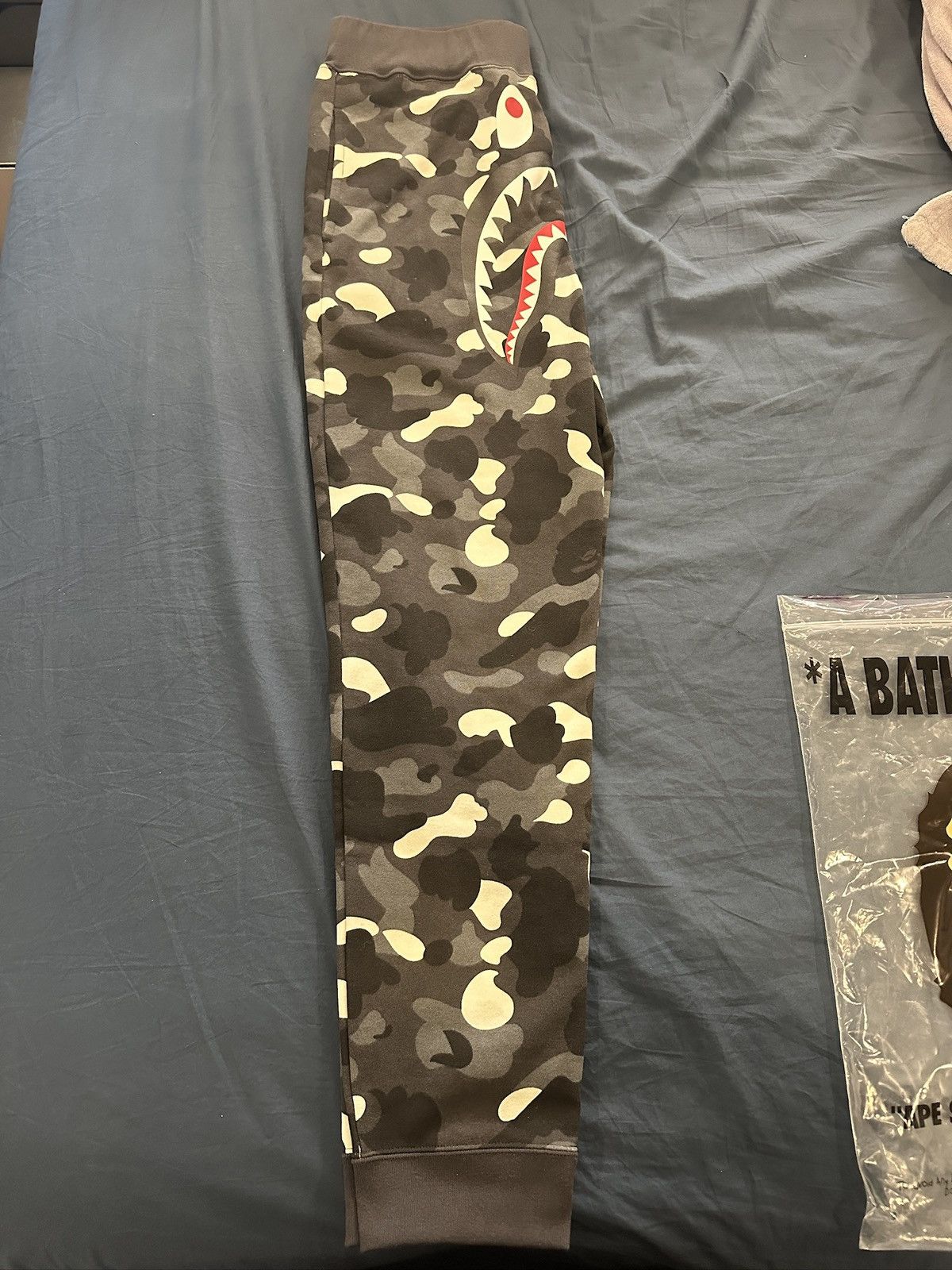 Bape Bape glow in the dark sweatpants Size US 33 - 4 Thumbnail
