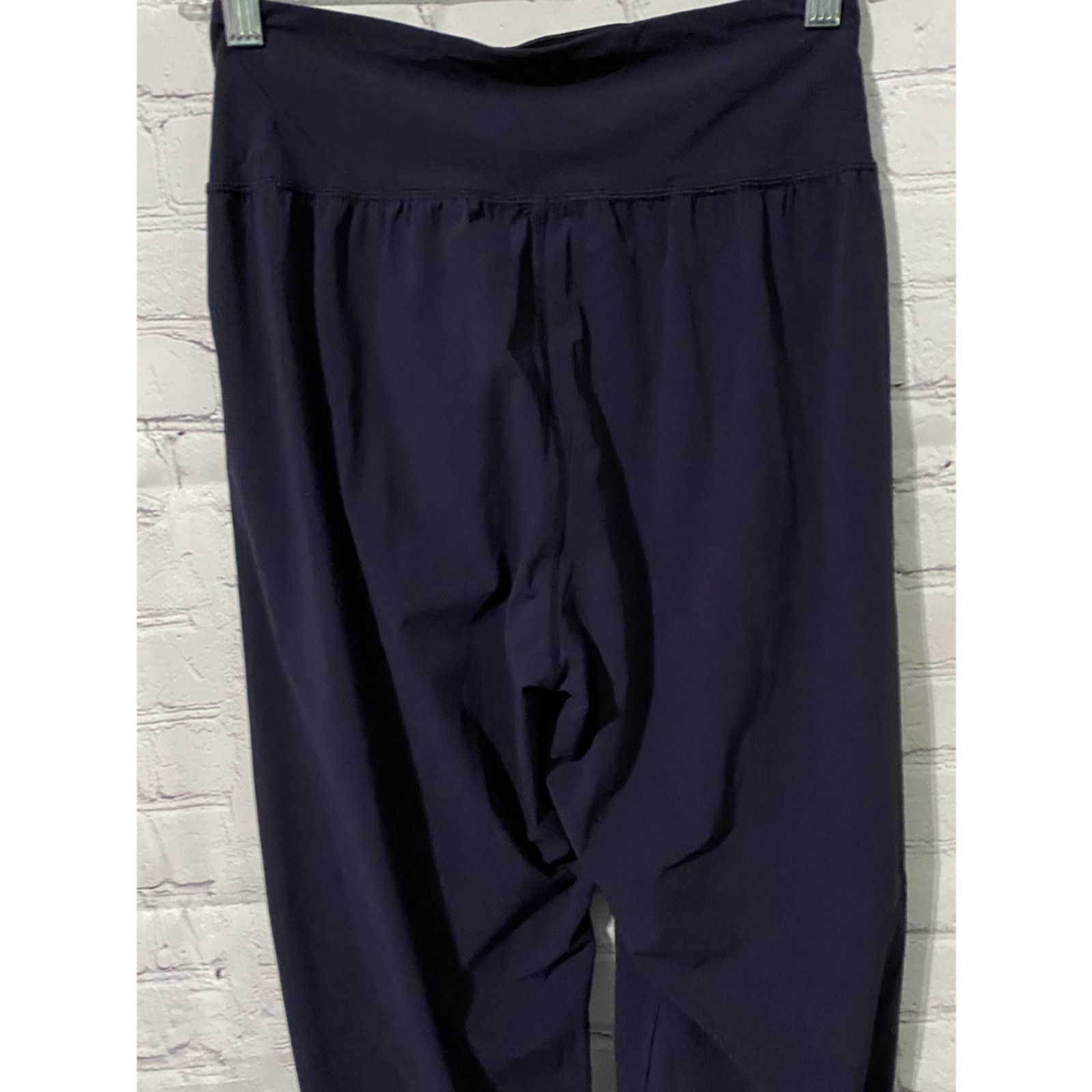 Lululemon Lululemon joggers size 4 Size US 26 / EU 42 - 8 Thumbnail