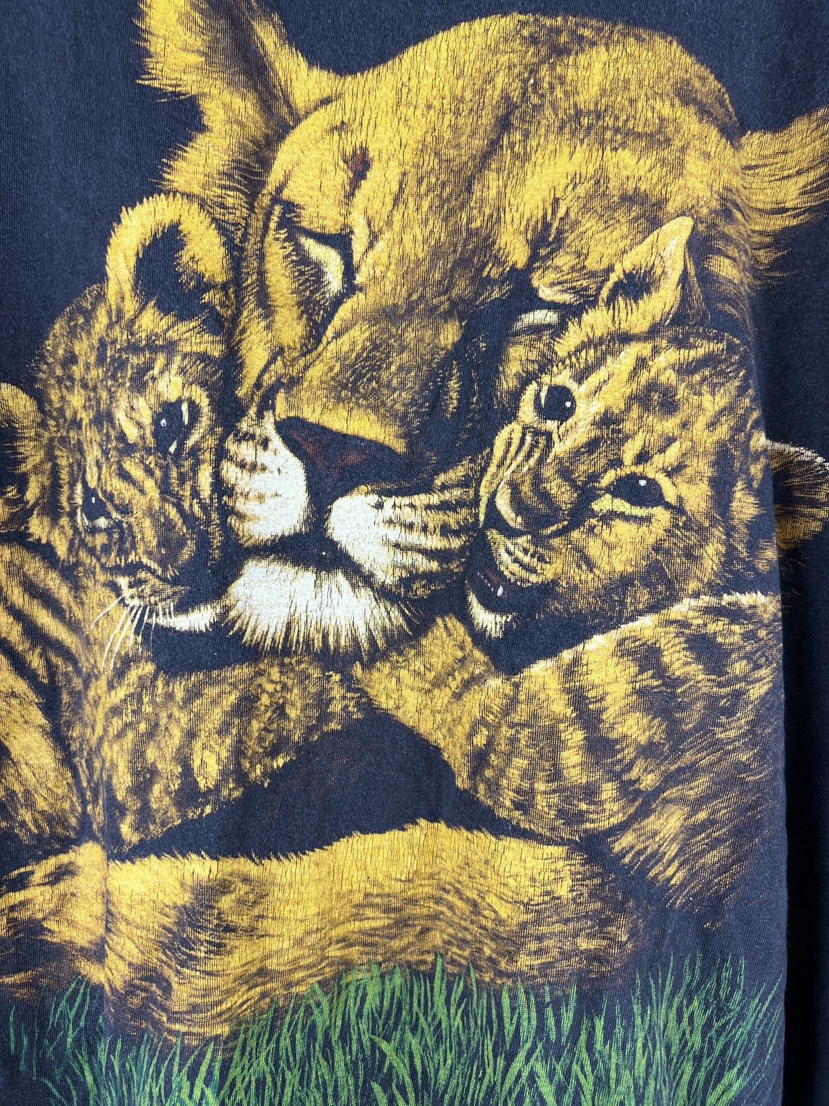 Vintage Vintage 90s Animal Tees Tigers family Zip IT London Size US M / EU 48-50 / 2 - 3 Thumbnail
